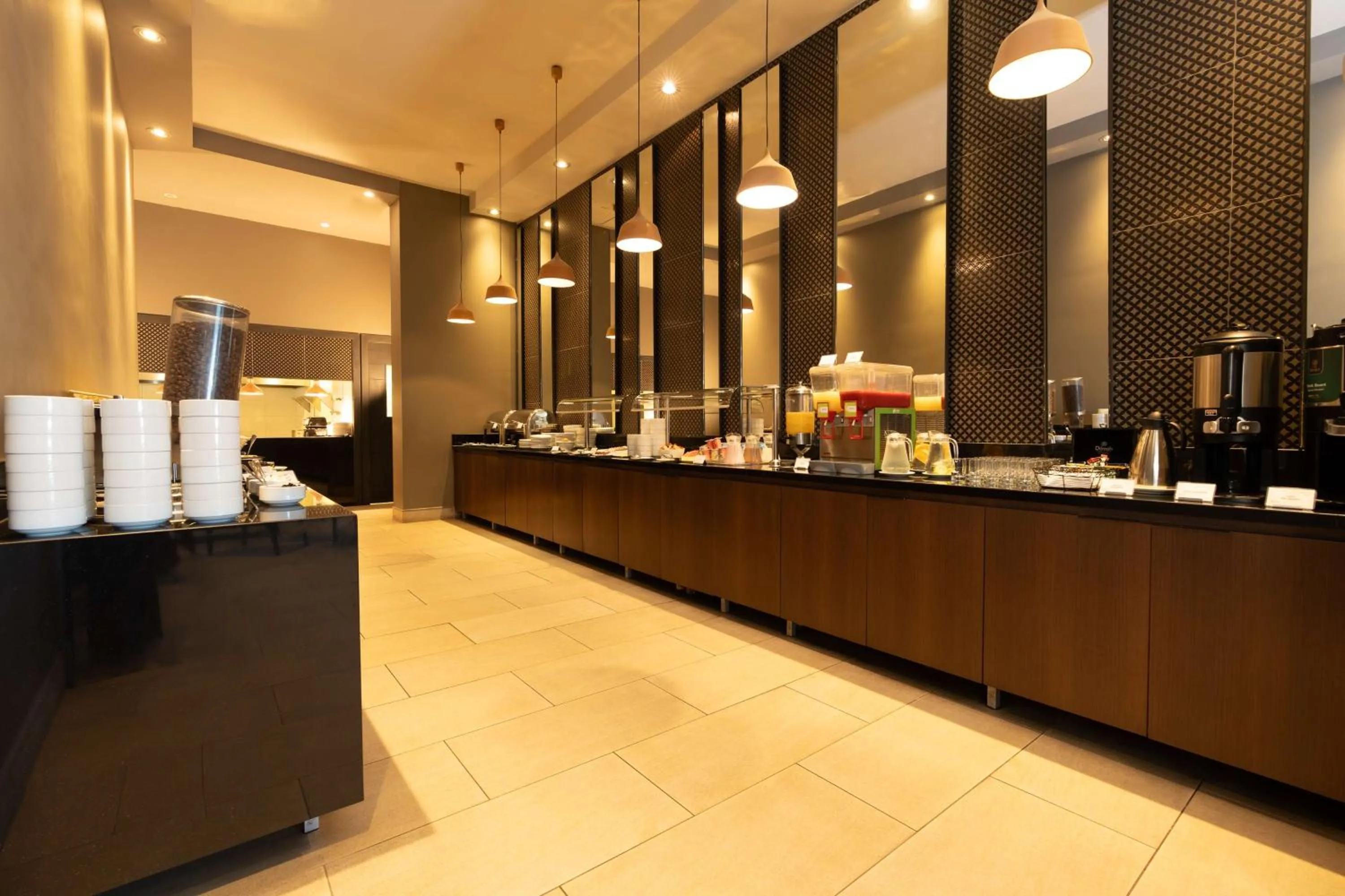 Restaurant/places to eat in Hilton Garden Inn Iquique
