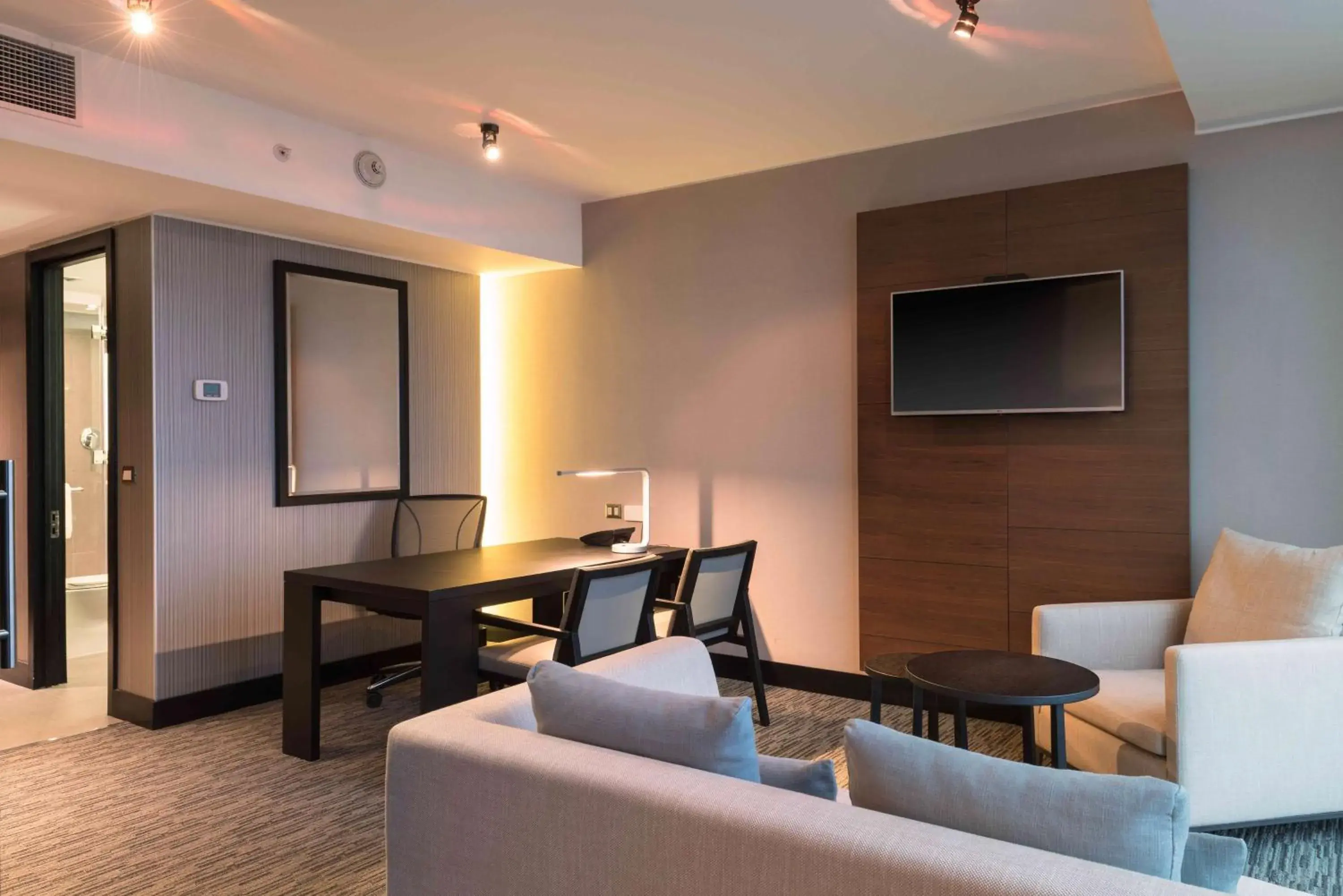 Living room in Hilton Garden Inn Iquique Living room in Hilton Garden Inn Iquique
