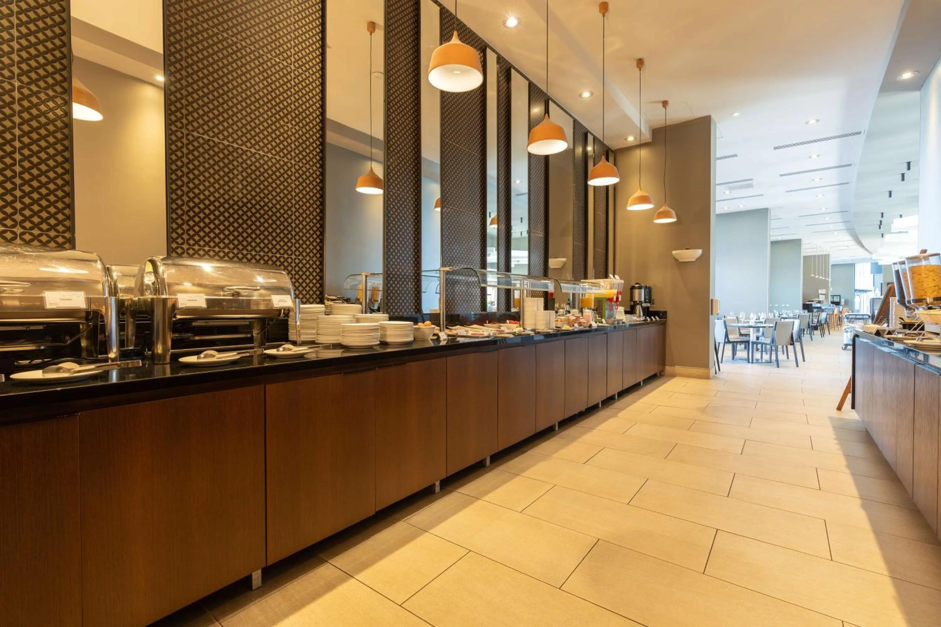 Restaurant/places to eat in Hilton Garden Inn Iquique