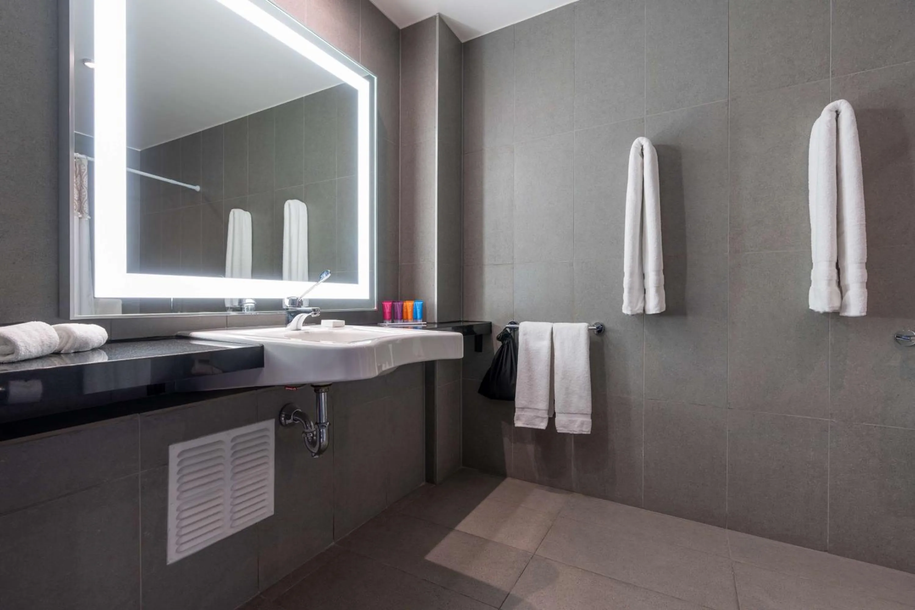 Bathroom in Hilton Garden Inn Iquique