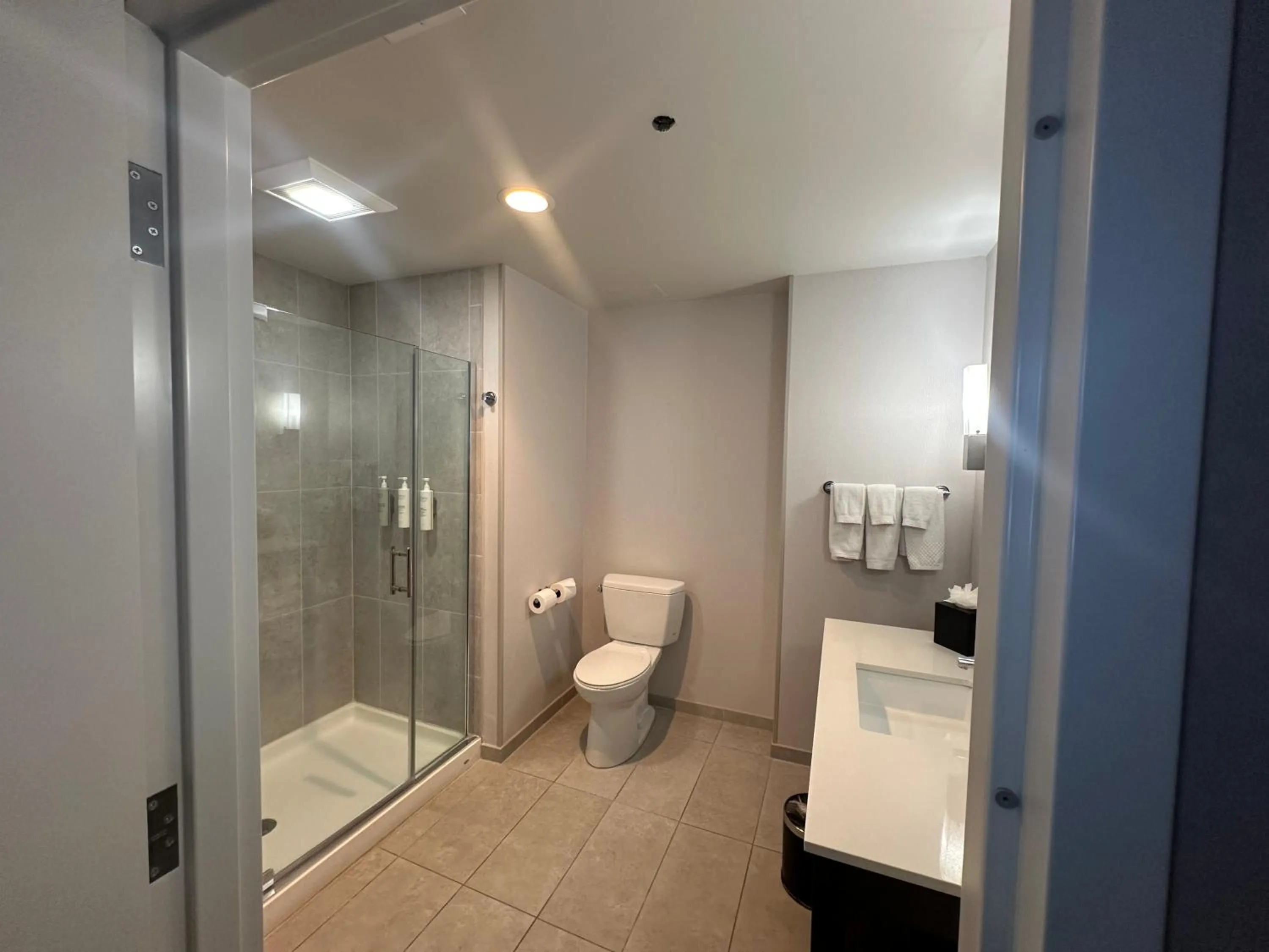 Embassy Suites by Hilton Kansas City Olathe