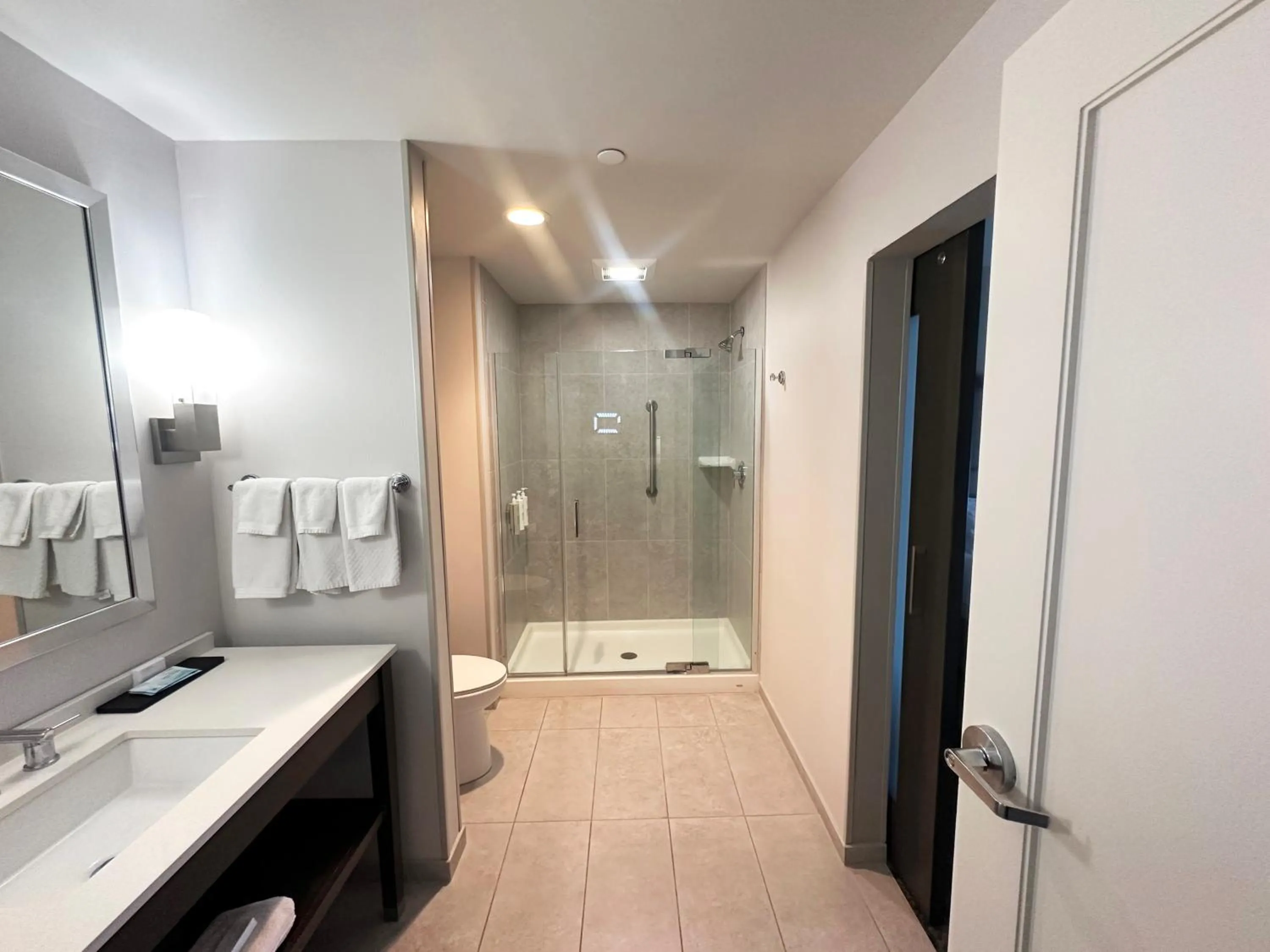 Embassy Suites by Hilton Kansas City Olathe