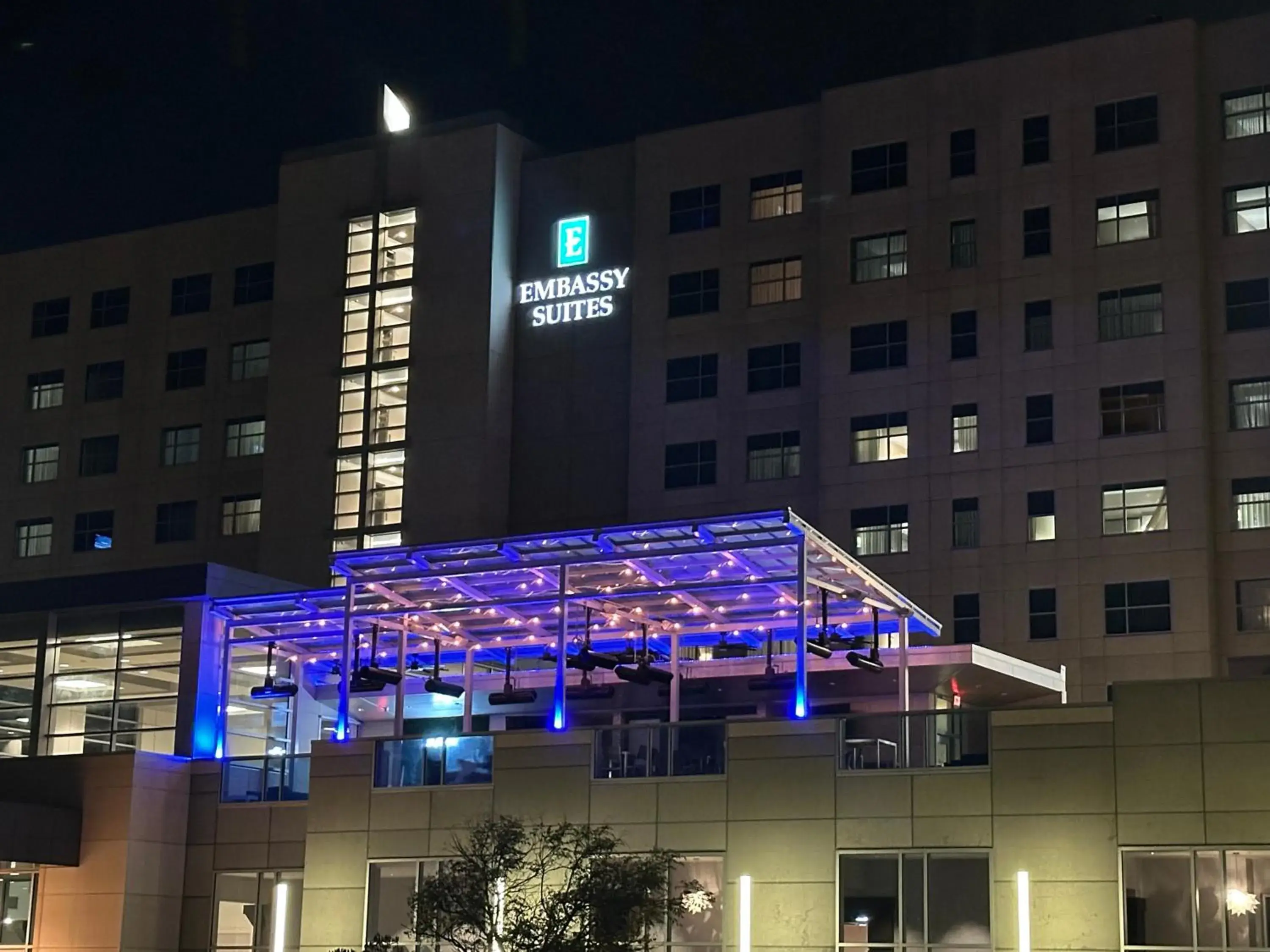 Property building in Embassy Suites by Hilton Kansas City Olathe Property building in Embassy Suites by Hilton Kansas City Olathe