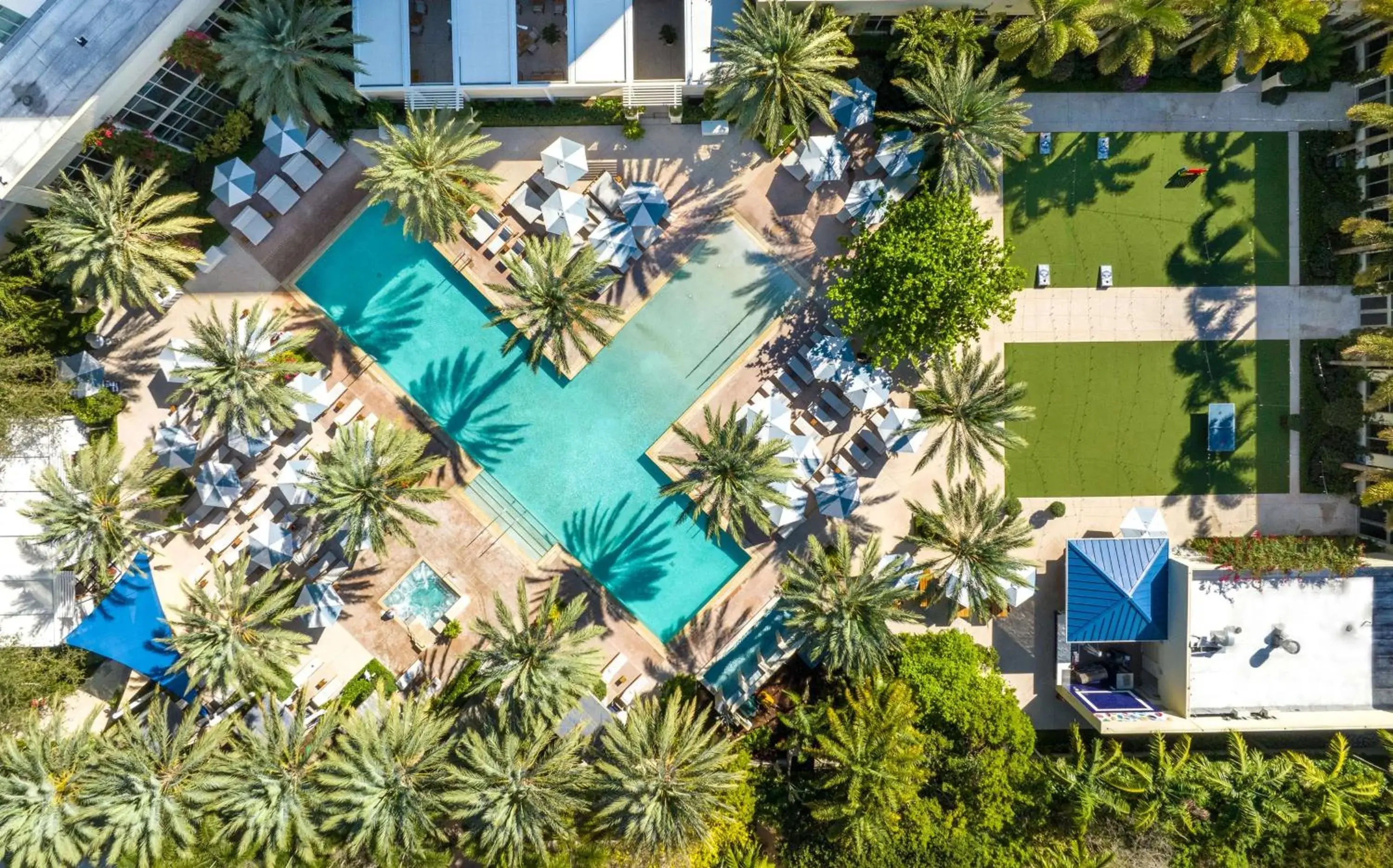 Pool view in Hilton West Palm Beach Pool view in Hilton West Palm Beach