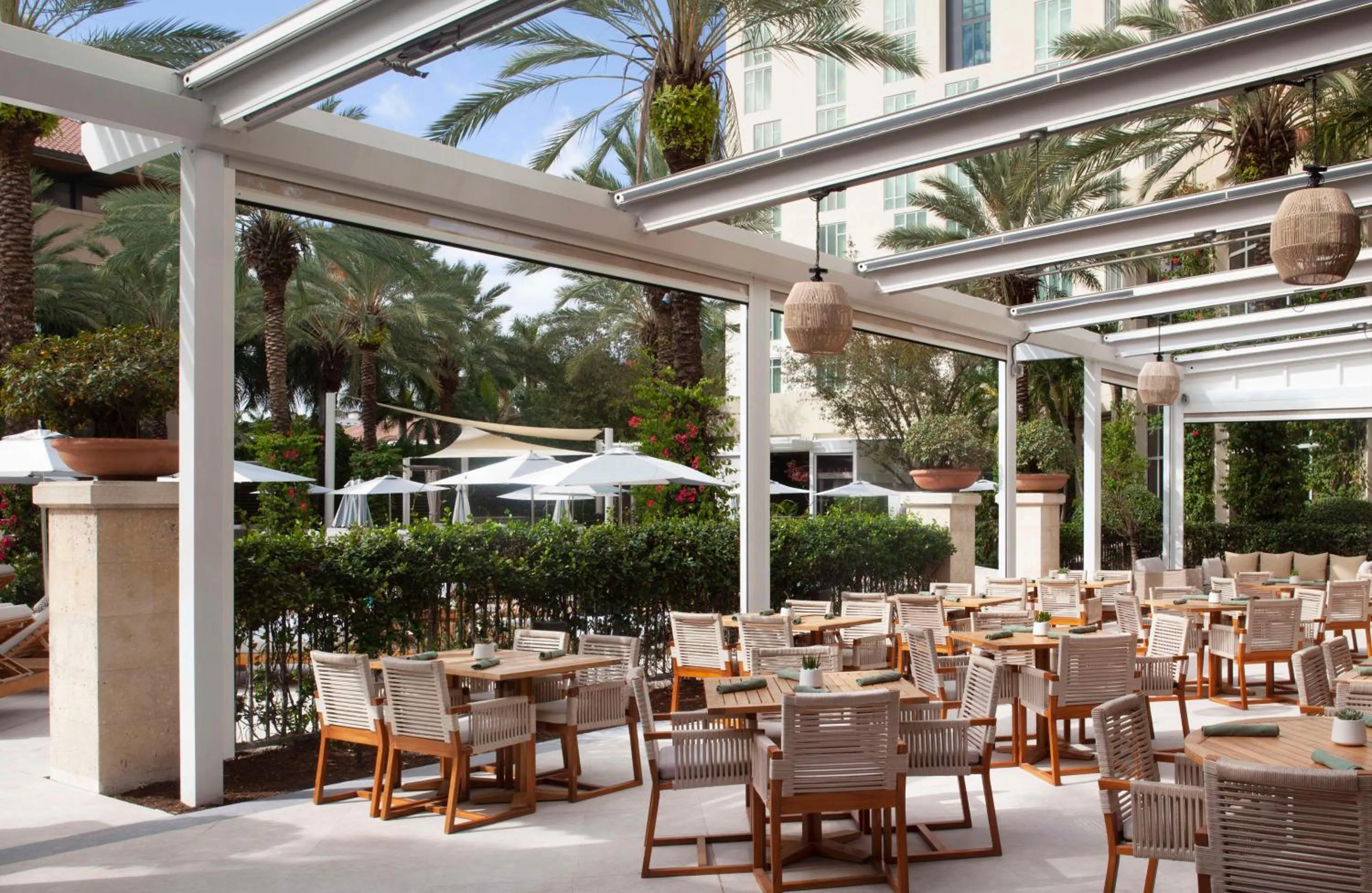 Restaurant/places to eat in Hilton West Palm Beach