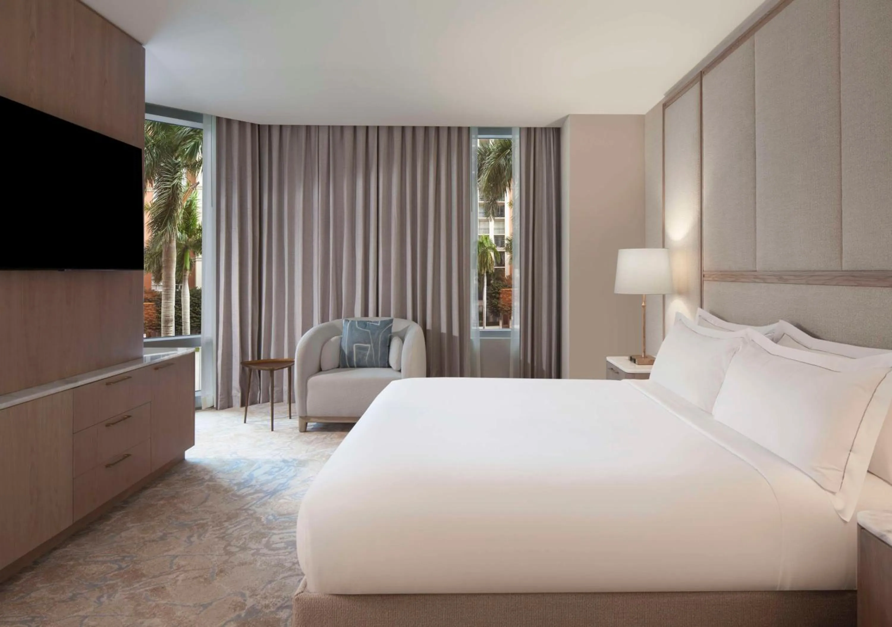 Living room, Bed in Hilton West Palm Beach