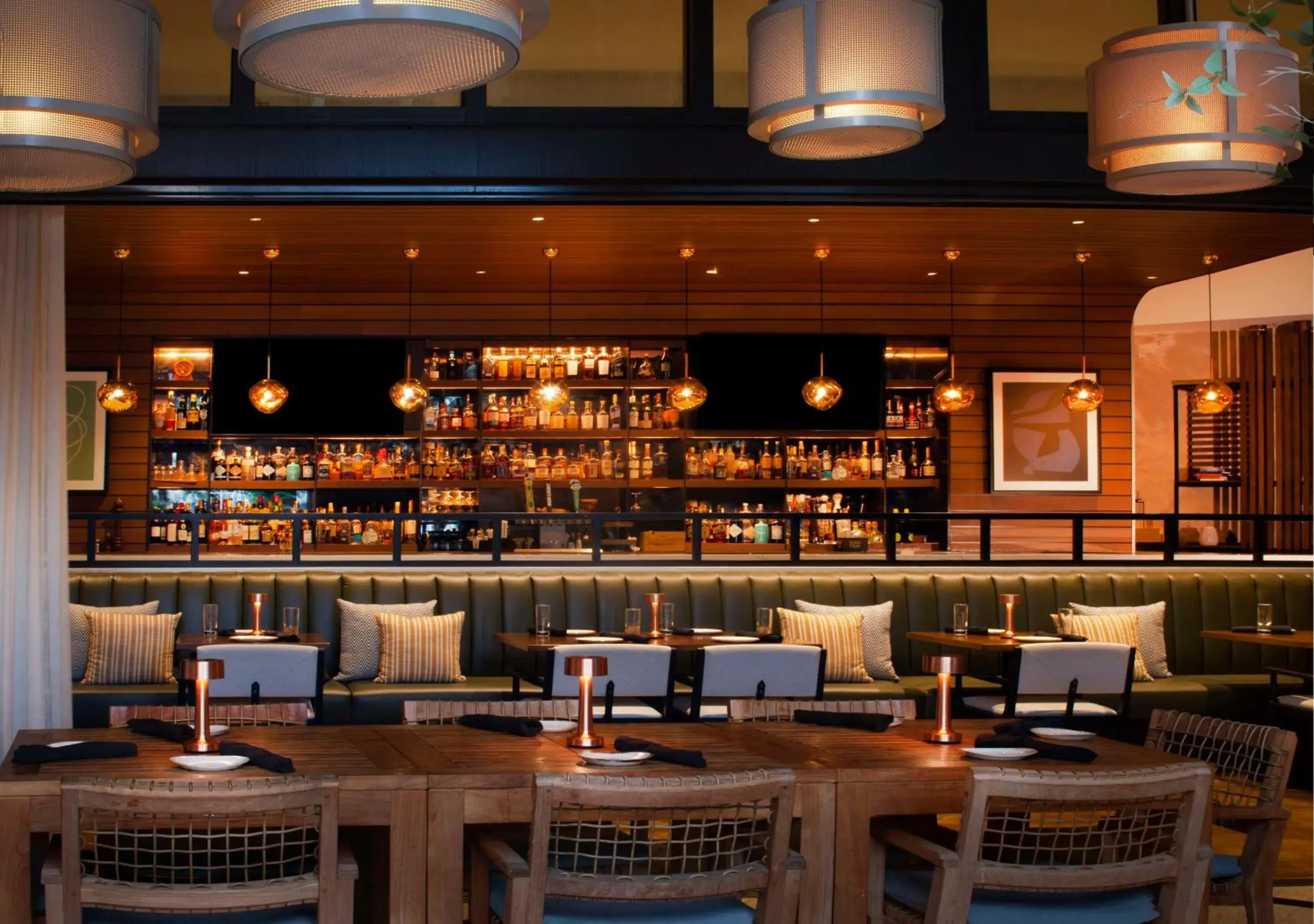 Lounge or bar in Hilton West Palm Beach Lounge or bar in Hilton West Palm Beach