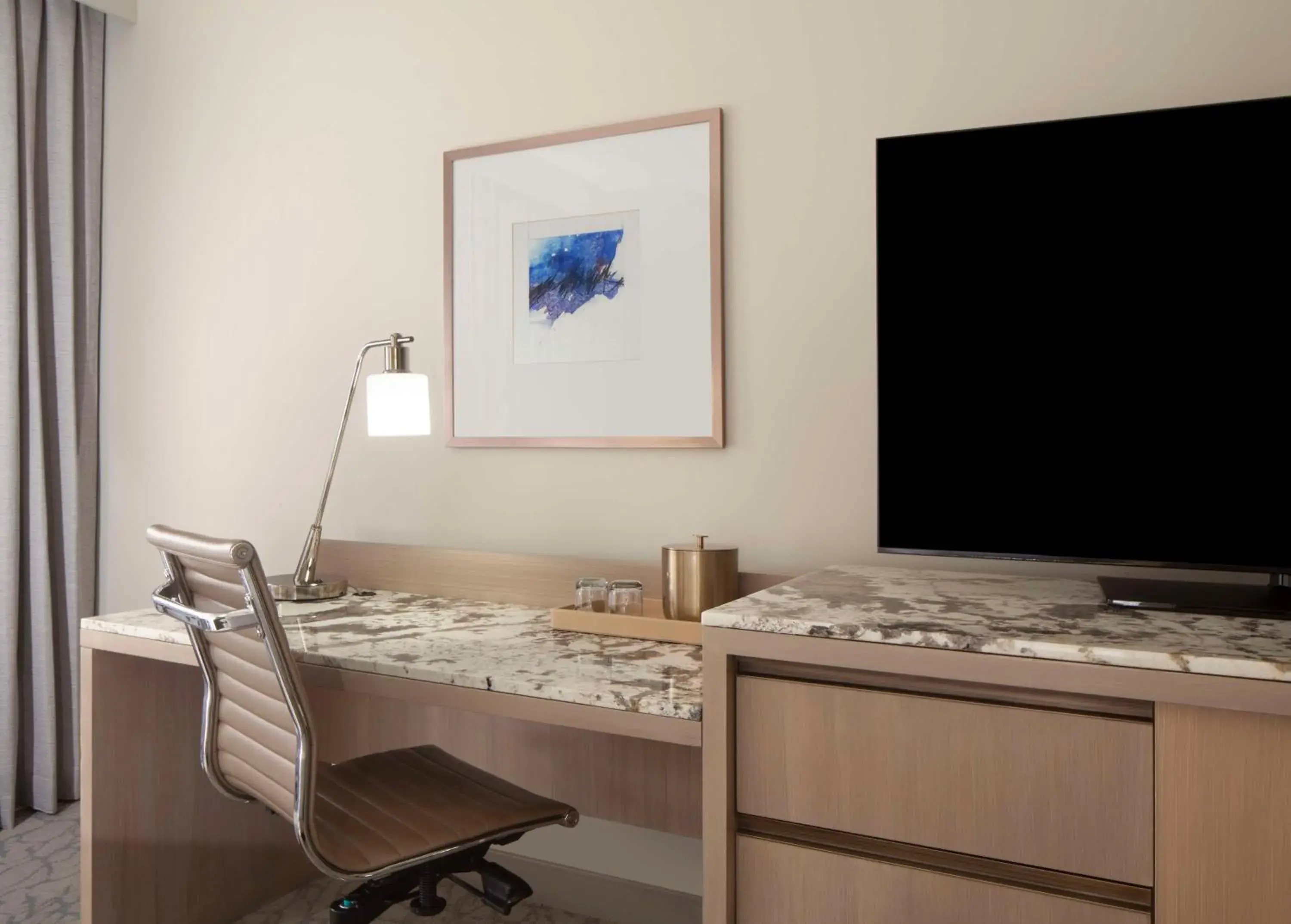 Executive Floor King Room- City View in Hilton West Palm Beach Executive Floor King Room- City View in Hilton West Palm Beach