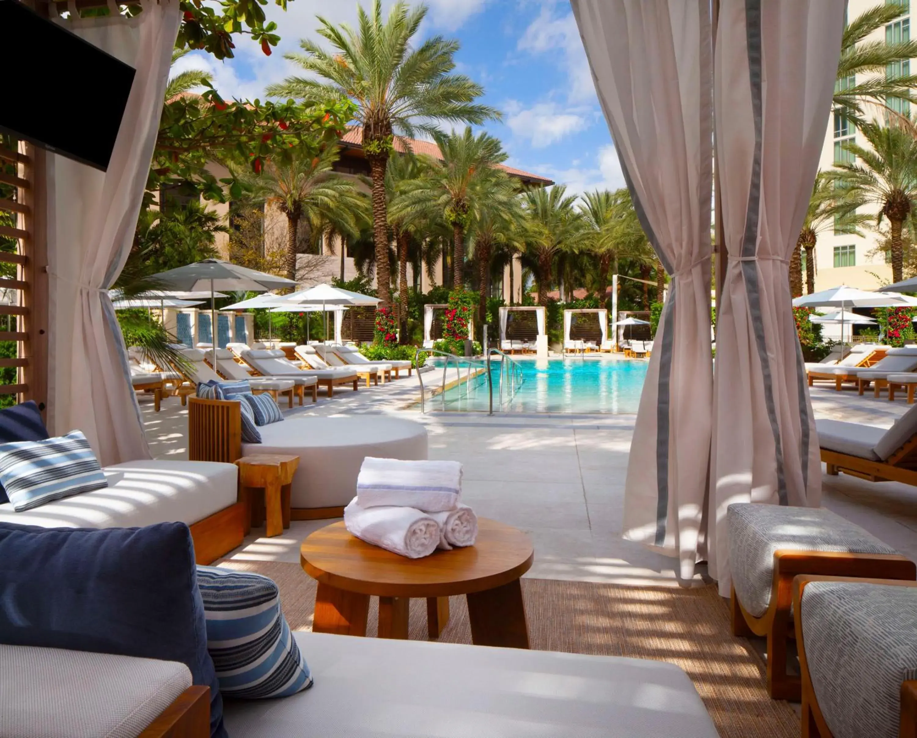 Pool view in Hilton West Palm Beach Pool view in Hilton West Palm Beach