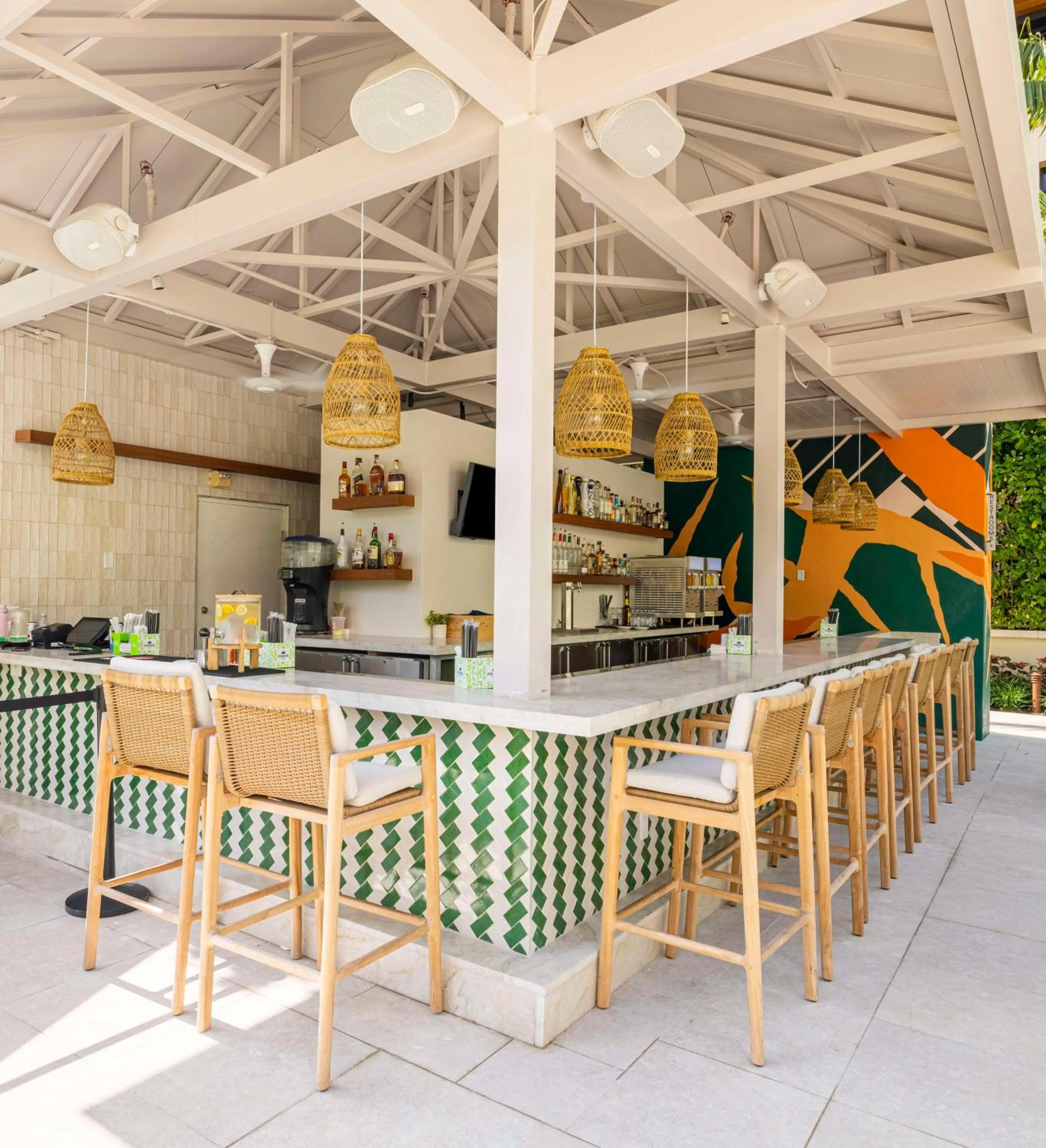 Lounge or bar in Hilton West Palm Beach