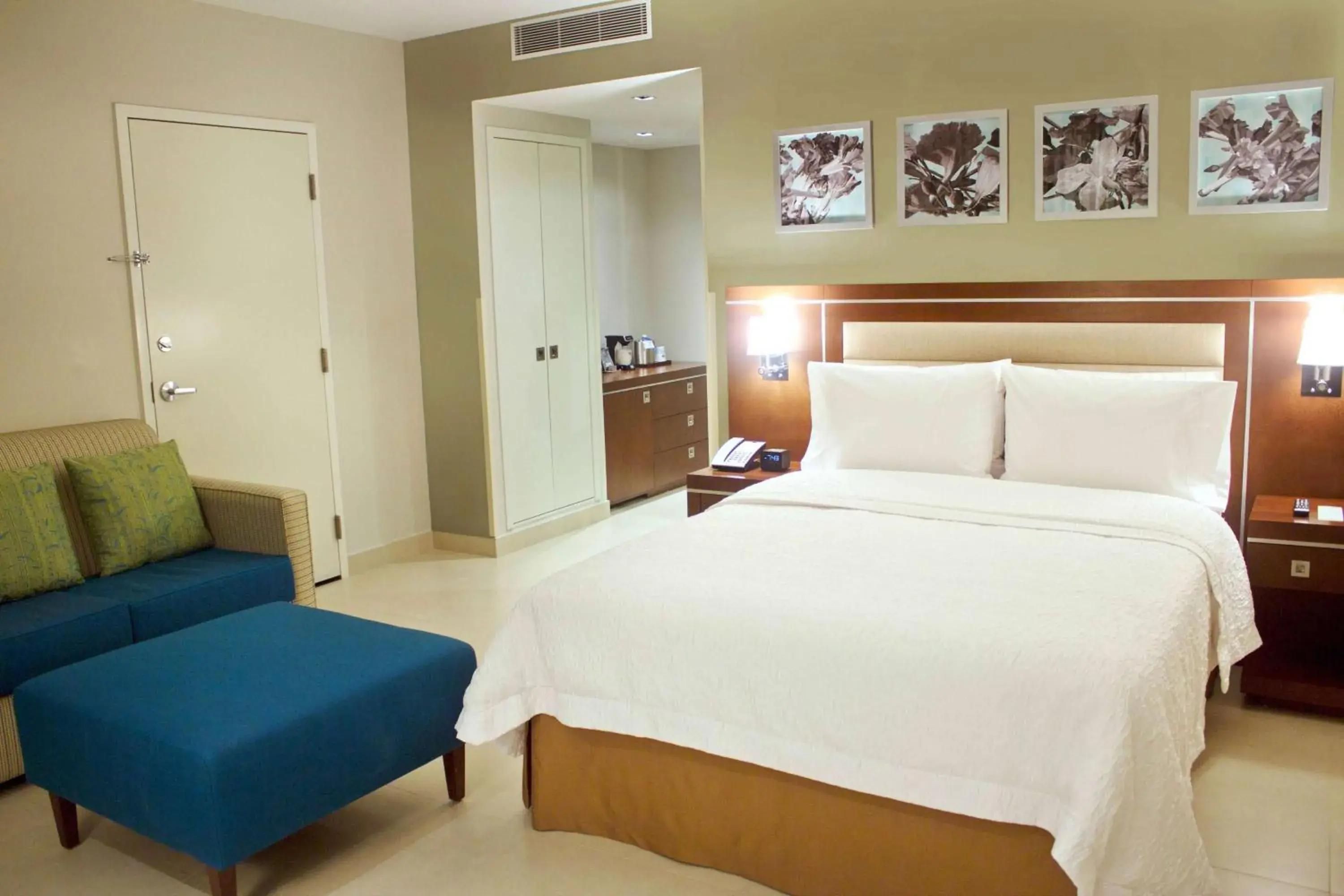 Bed in Hampton Inn by Hilton Merida Bed in Hampton Inn by Hilton Merida