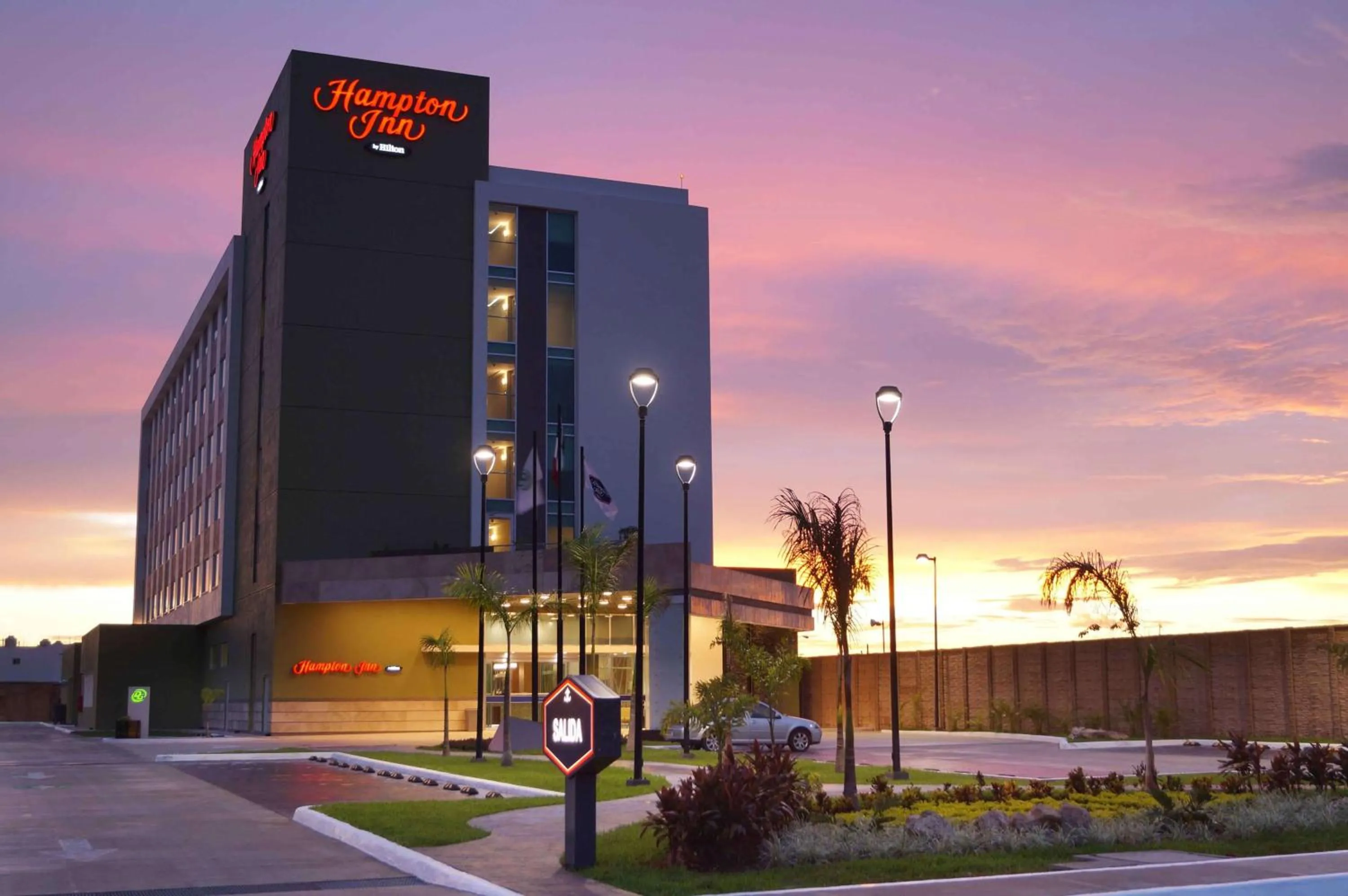 Property building in Hampton Inn by Hilton Merida