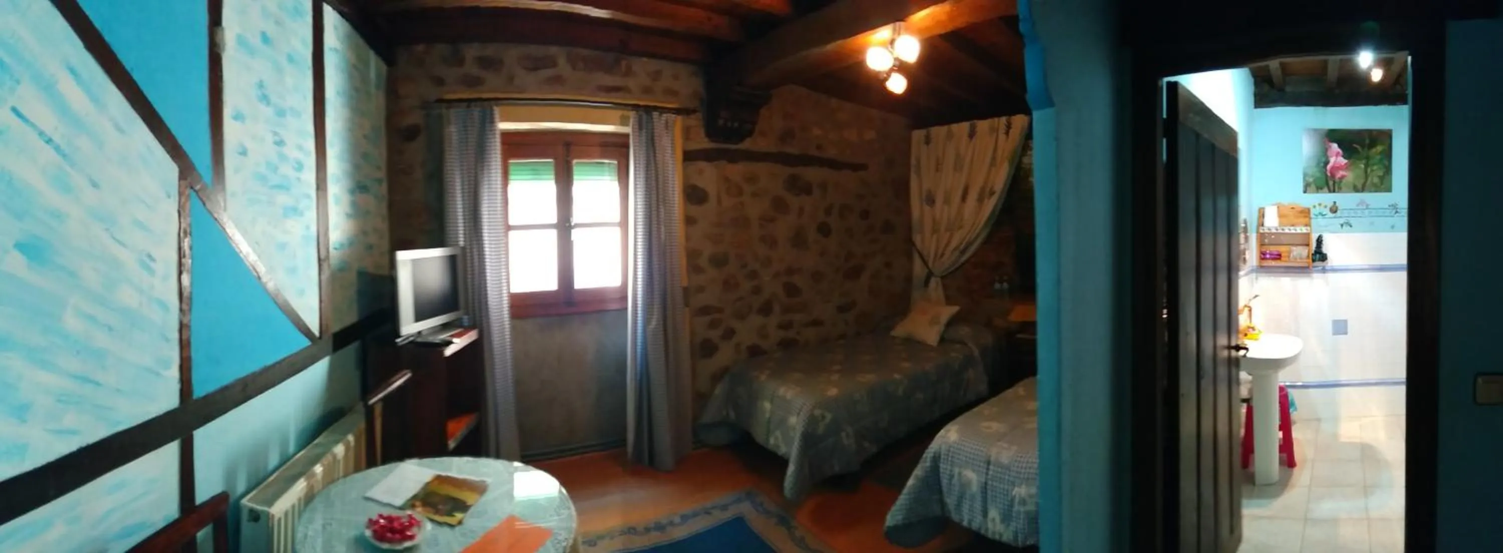 Photo of the whole room in Antigua Posada, Valle del Jerte