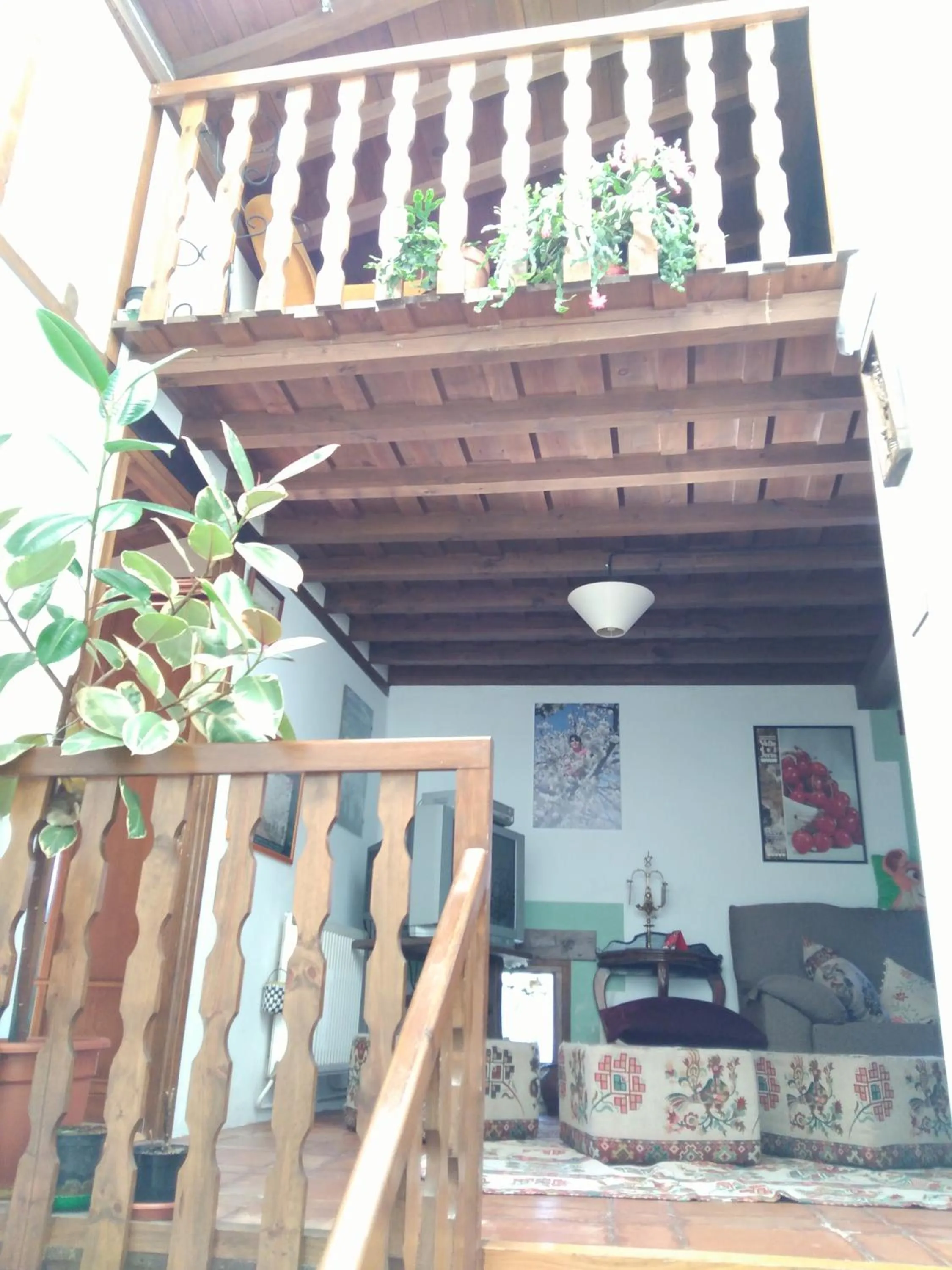 Communal lounge/ TV room in Antigua Posada, Valle del Jerte