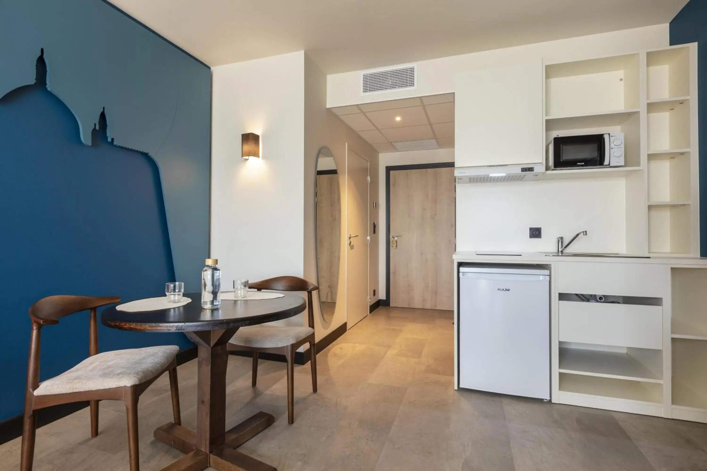 Queen Apartment with Kitchenette in Hôtel OstOria Périgueux, BW Signature Collection Queen Apartment with Kitchenette in Hôtel OstOria Périgueux, BW Signature Collection
