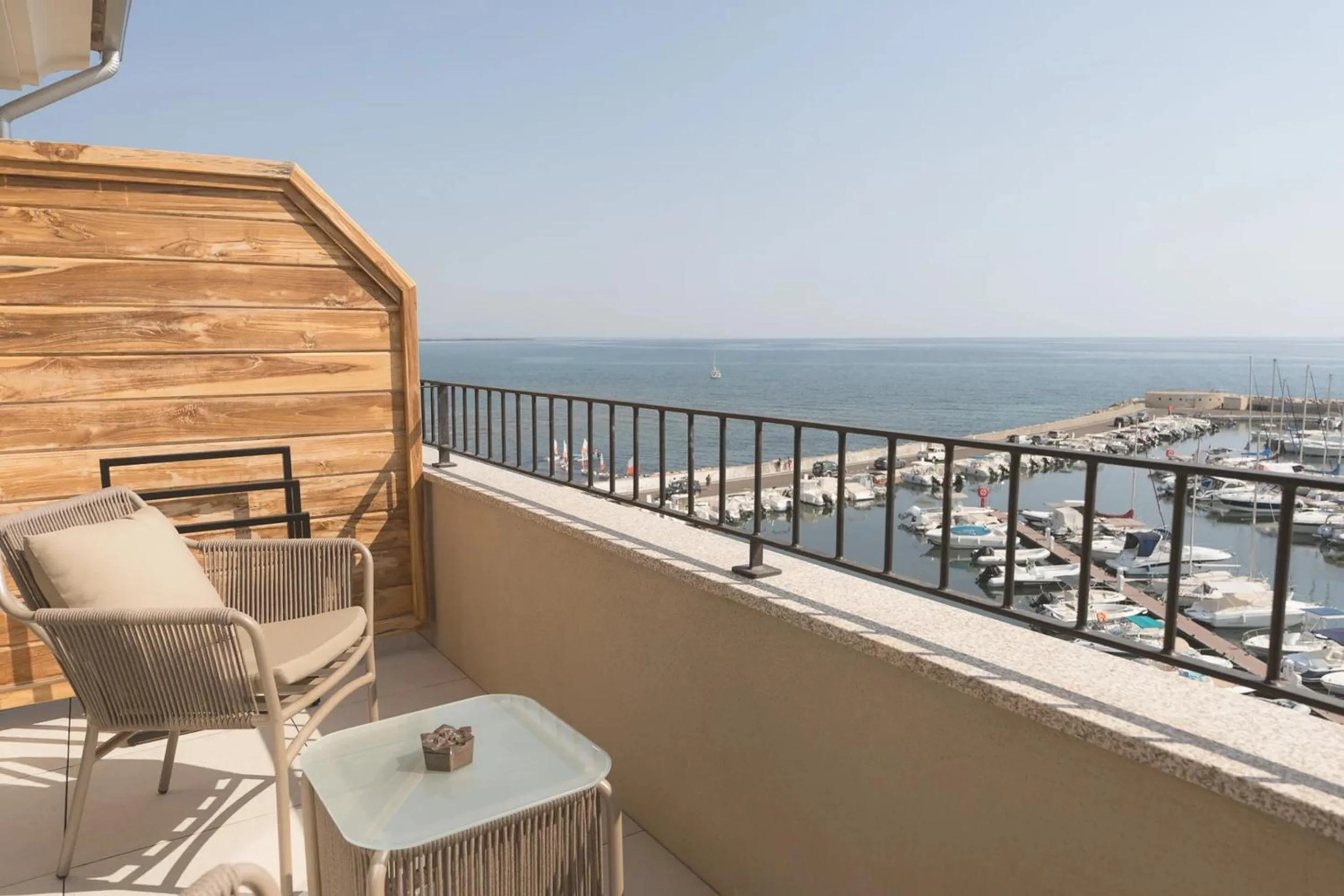 Balcony/Terrace in Hôtel & Spa Best Western Premier A Storia Solenzara