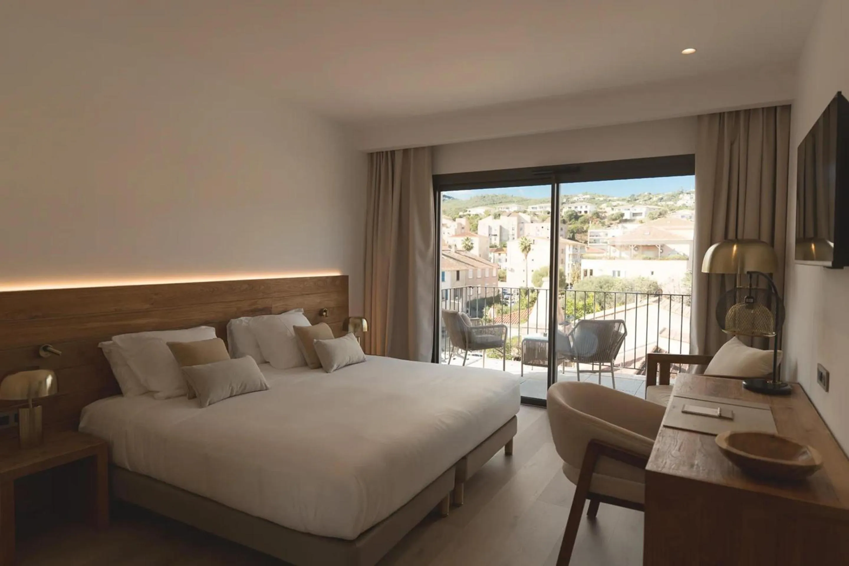 Bedroom, Bed in Hôtel & Spa Best Western Premier A Storia Solenzara