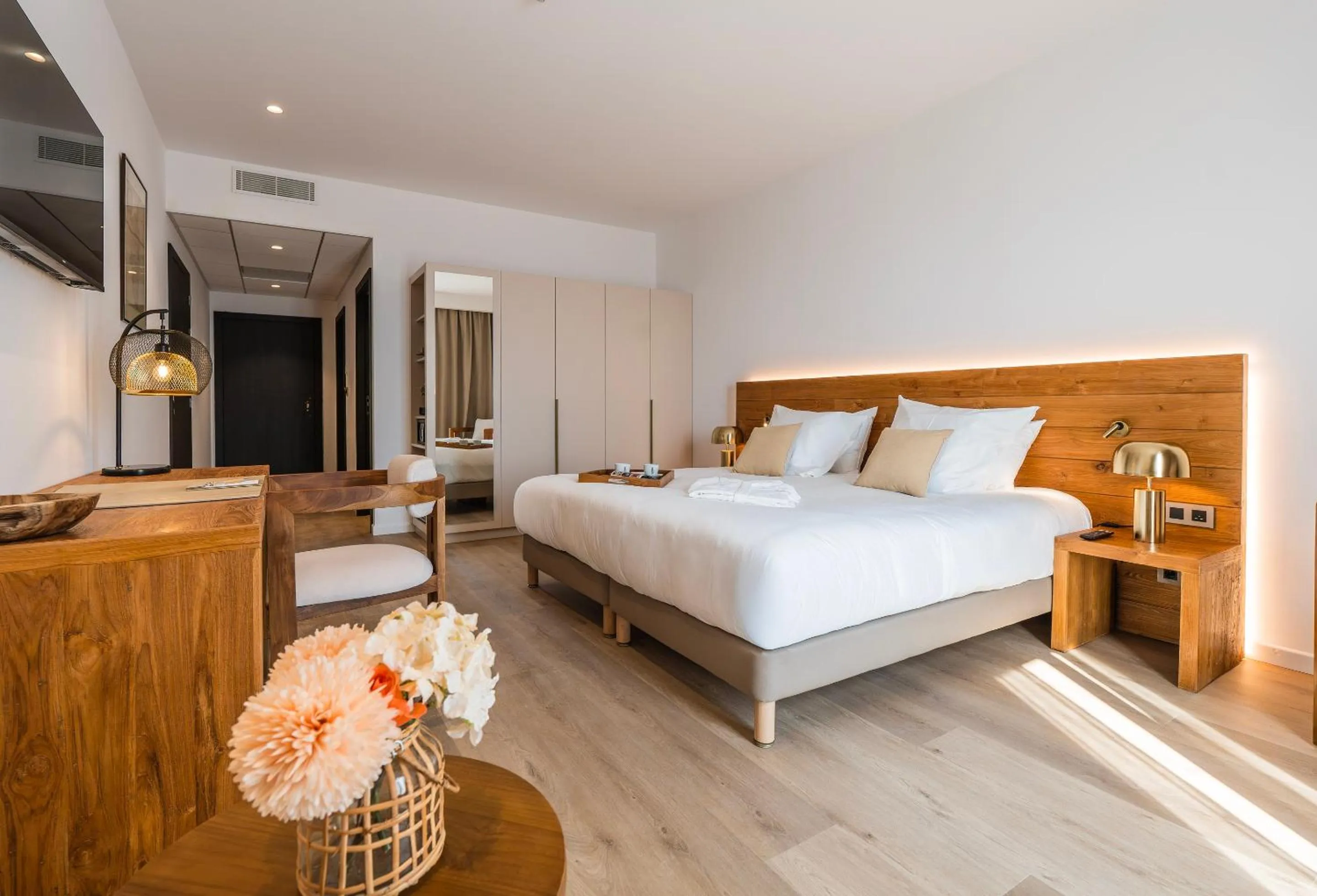 Bedroom, Bed in Hôtel & Spa Best Western Premier A Storia Solenzara