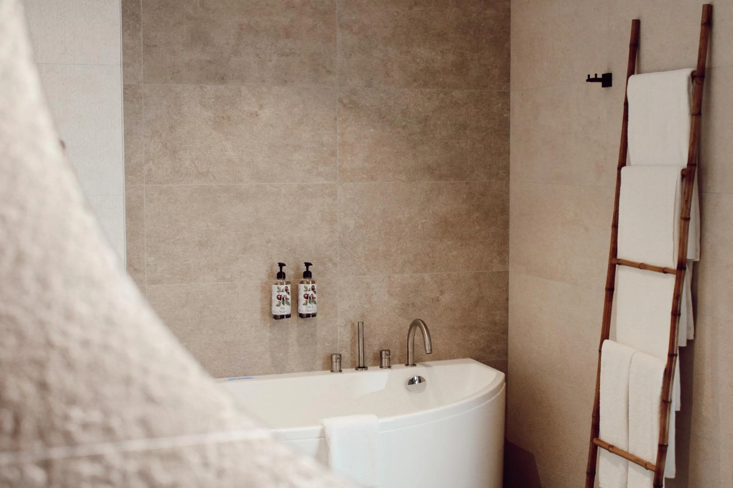 Bath in Hôtel & Spa Best Western Premier A Storia Solenzara