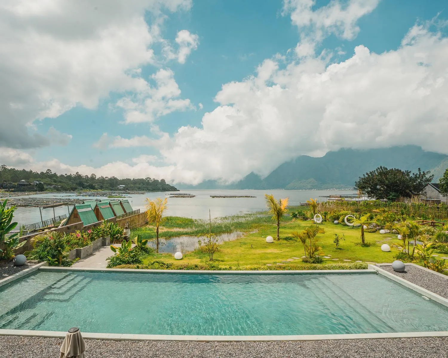 Tribhuwana Padma Lake Resort