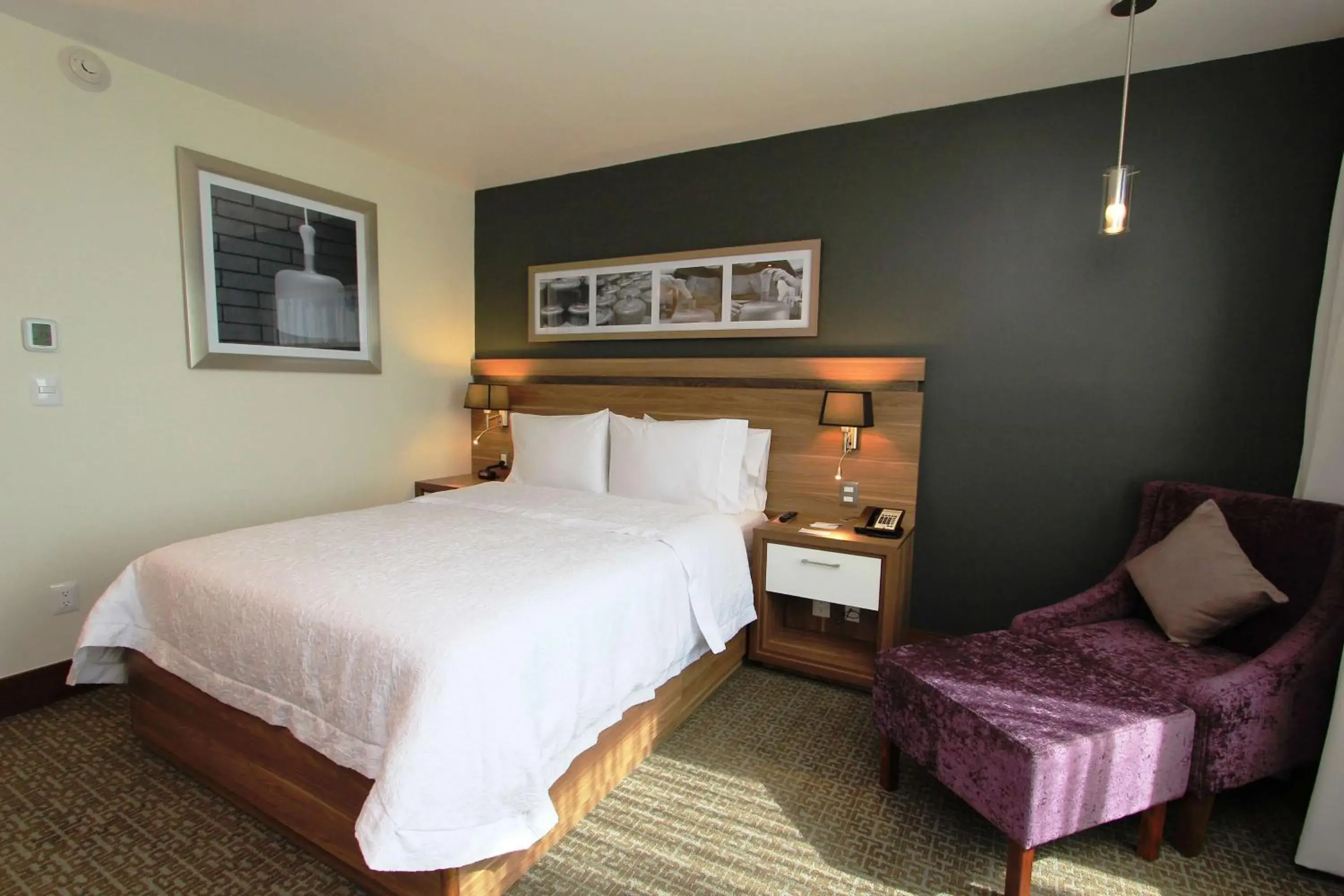 Bed in Hampton Inn by Hilton Leon Bed in Hampton Inn by Hilton Leon