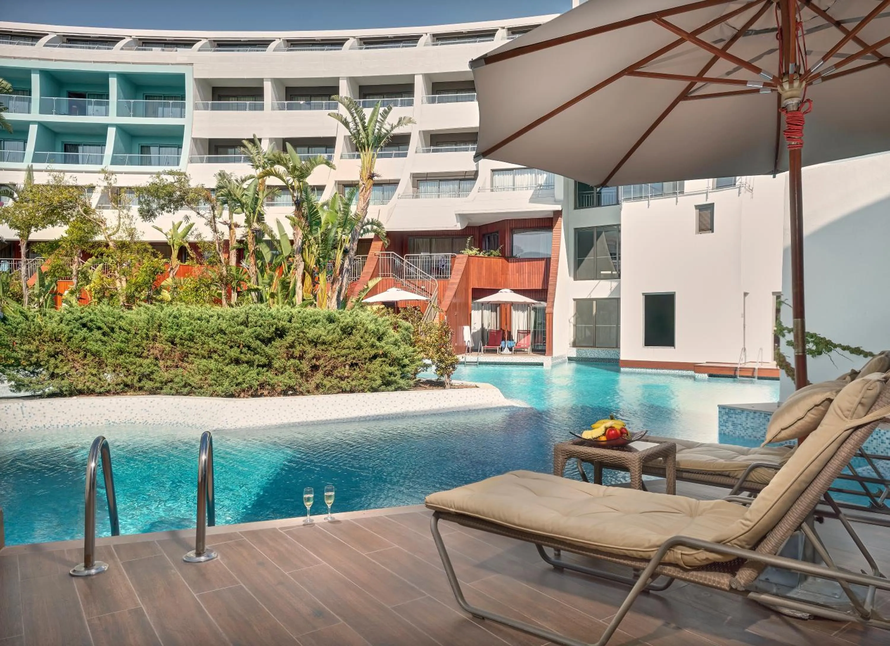 Patio in Cornelia Diamond Golf Resort & Spa