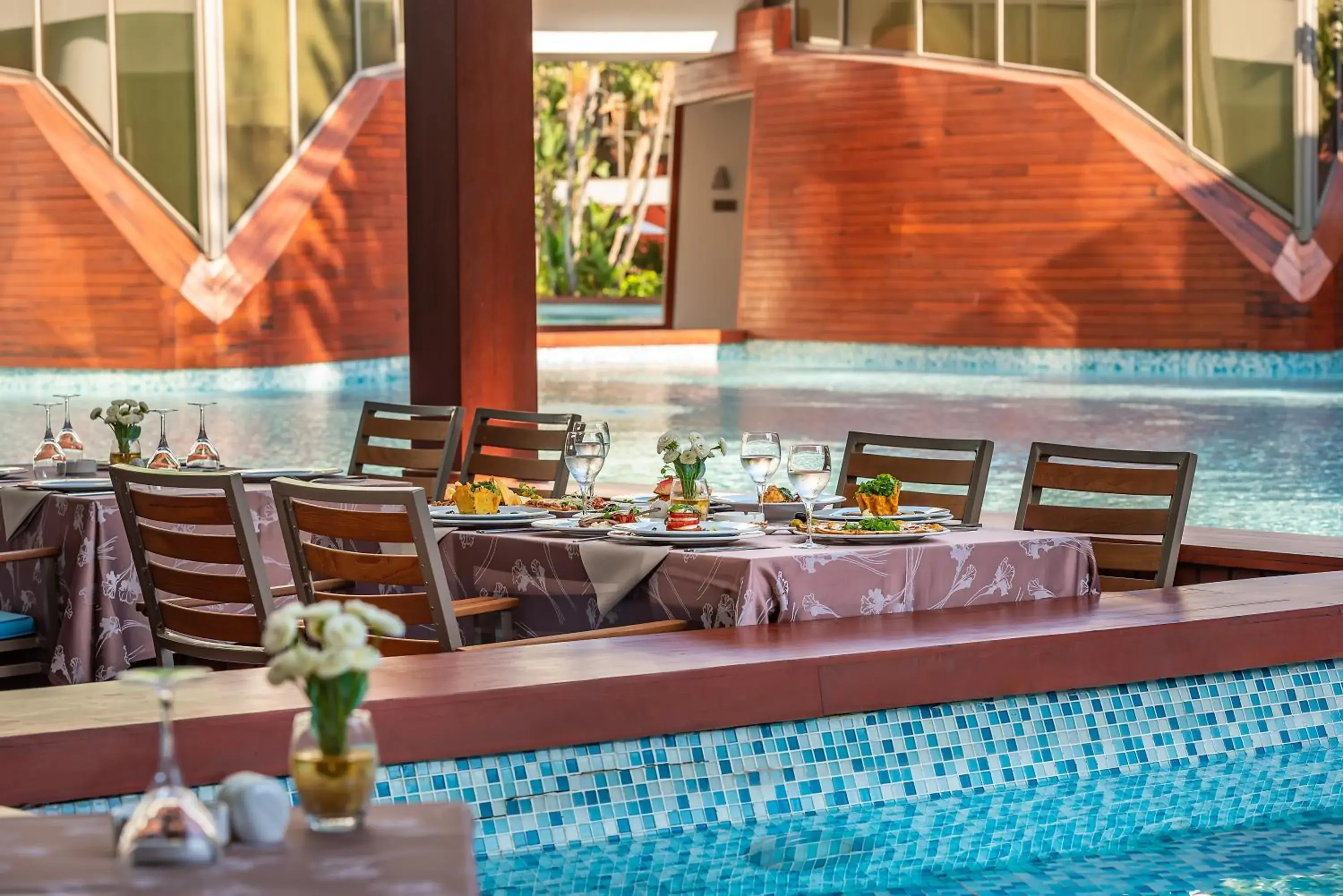 Restaurant/places to eat in Cornelia Diamond Golf Resort & Spa