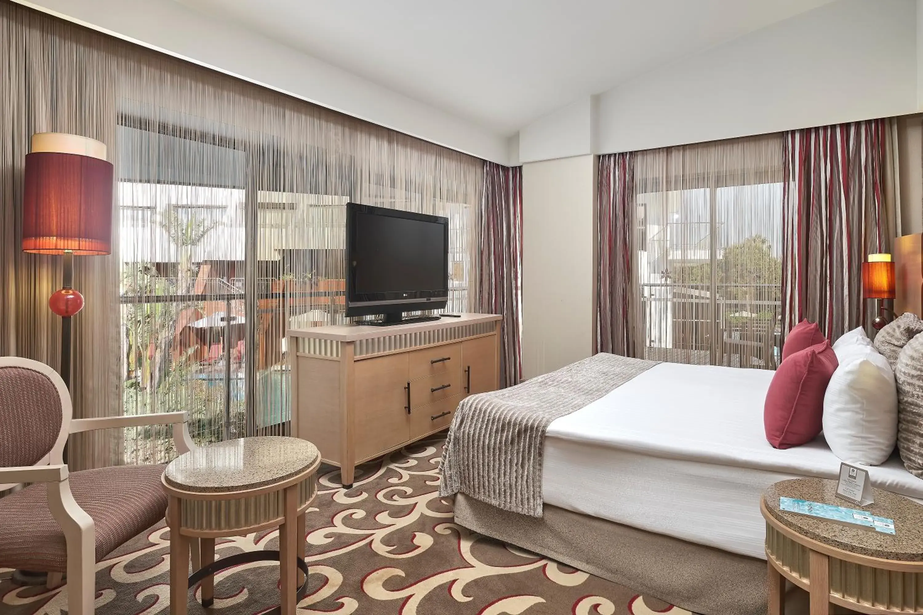 Bed in Cornelia Diamond Golf Resort & Spa