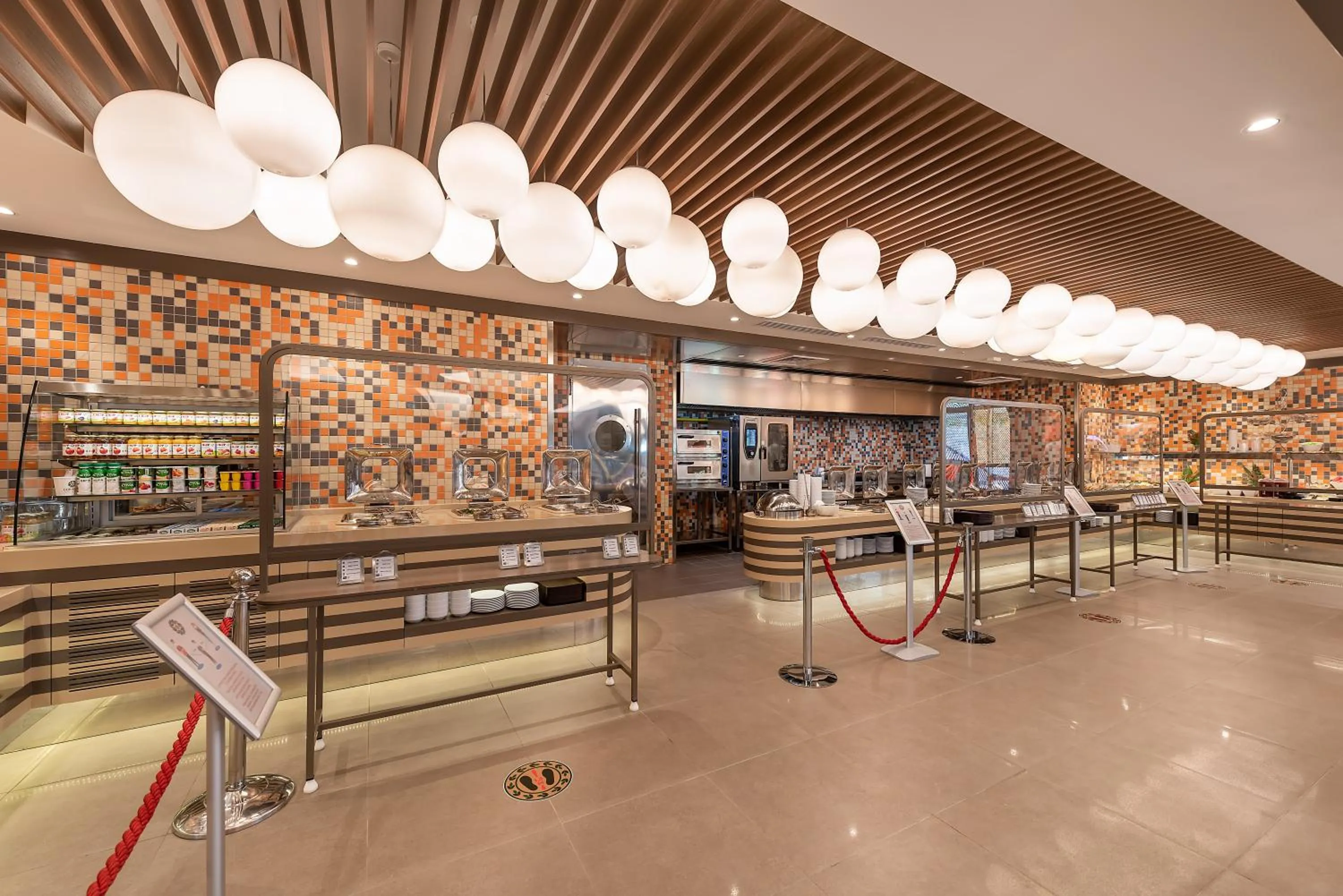 Restaurant/places to eat in Cornelia Diamond Golf Resort & Spa