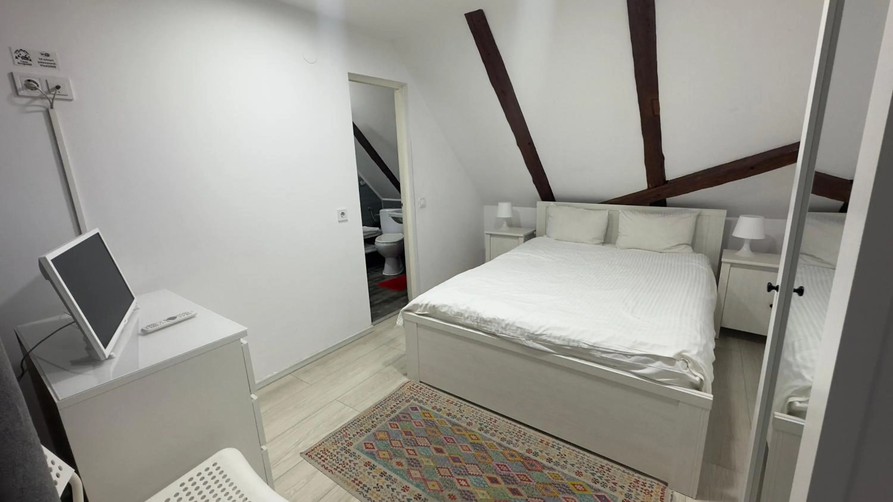 Bed in Pensiunea Bergwald Rasnov Brasov by BuySellRent