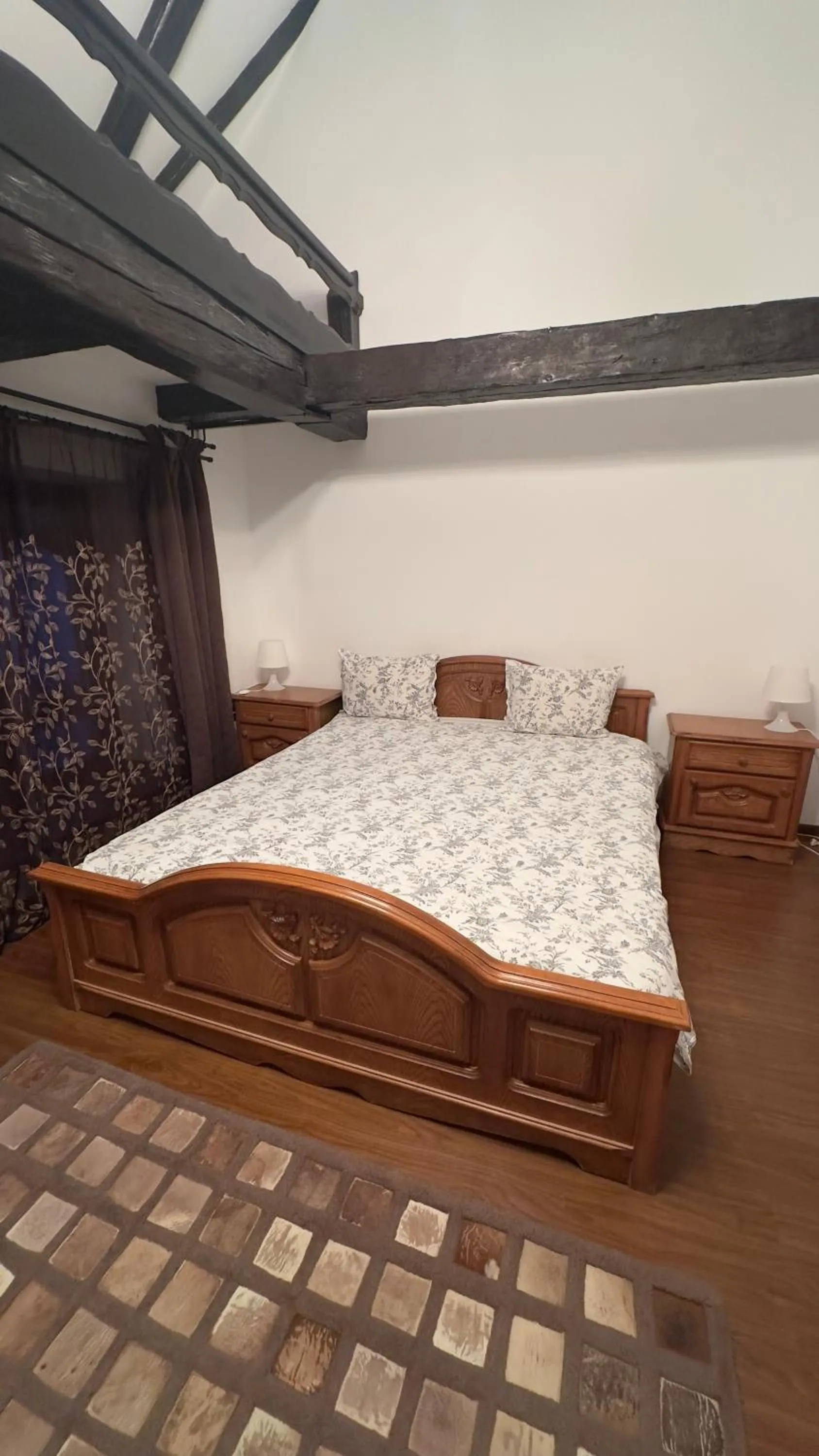 Bed in Pensiunea Bergwald Rasnov Brasov by BuySellRent