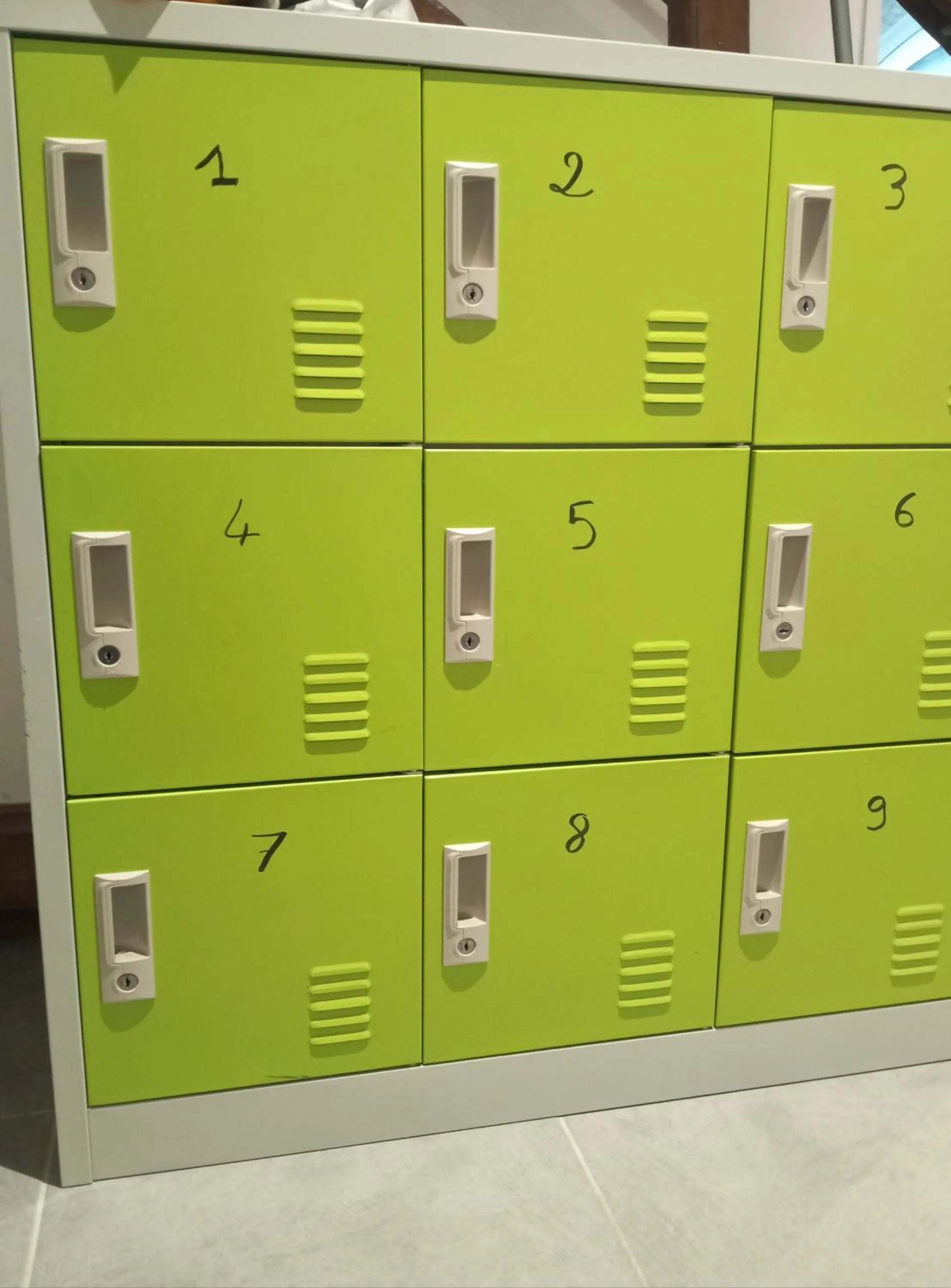 locker in Fontaineblhostel hostel & camping near Fontainebleau