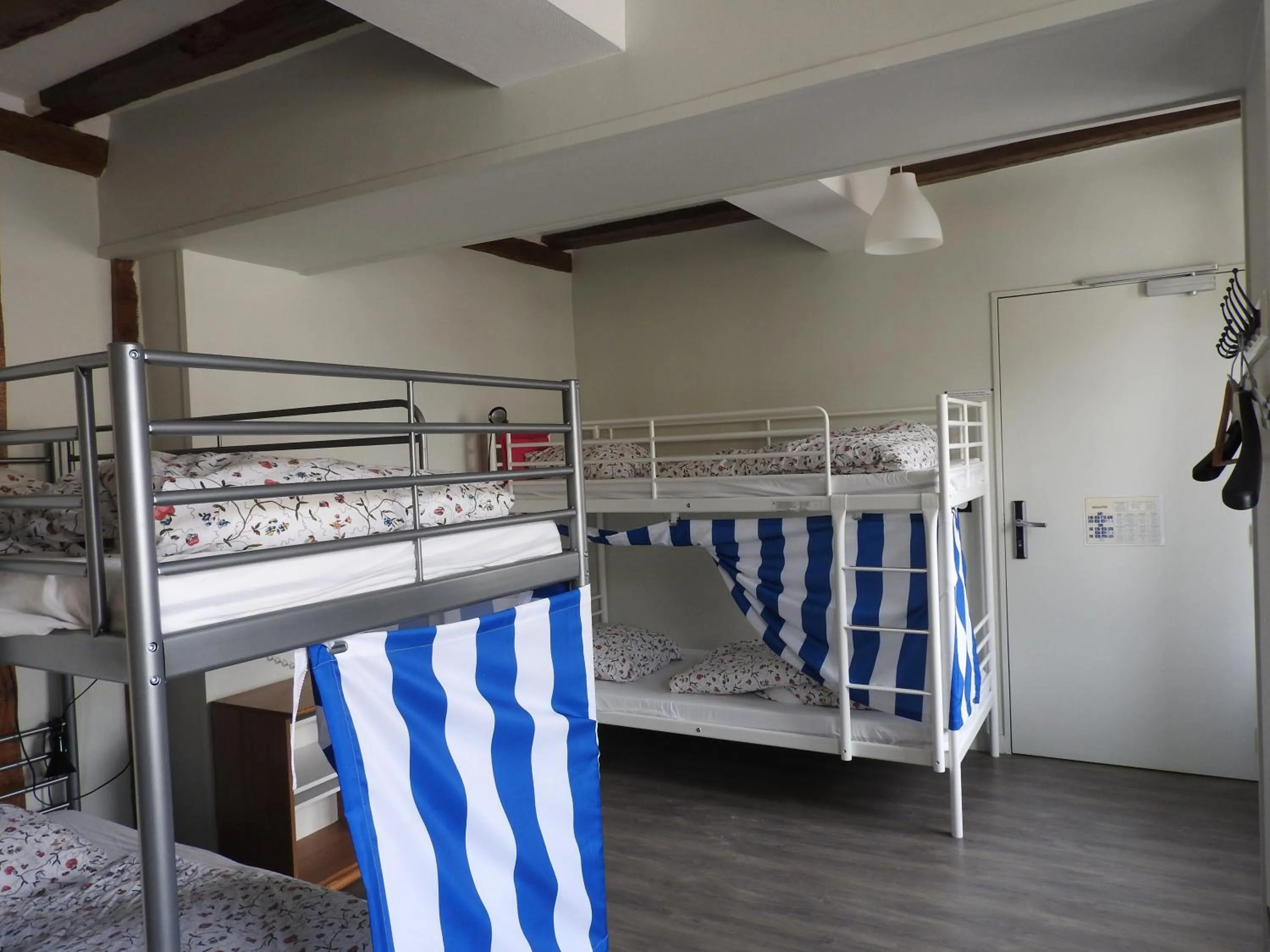 Bed in Fontaineblhostel hostel & camping near Fontainebleau