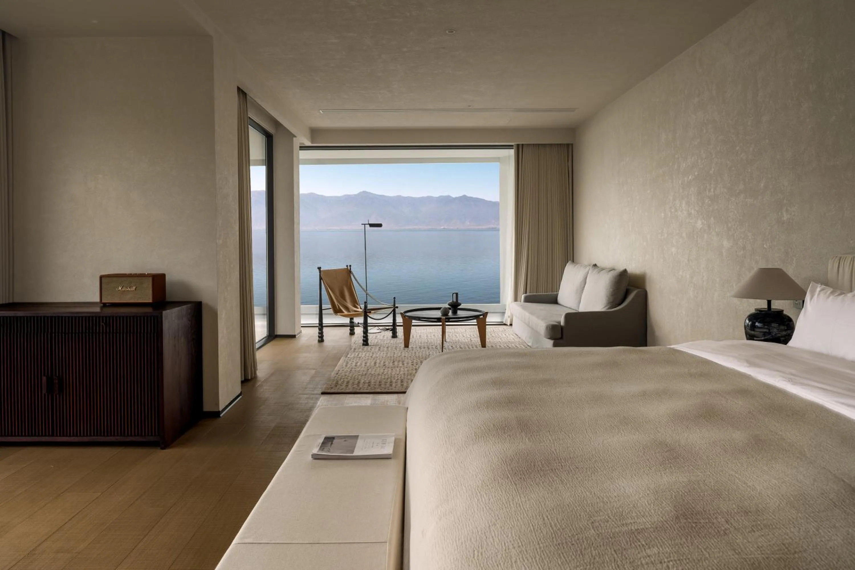 Bed in YS Seaview Hotel