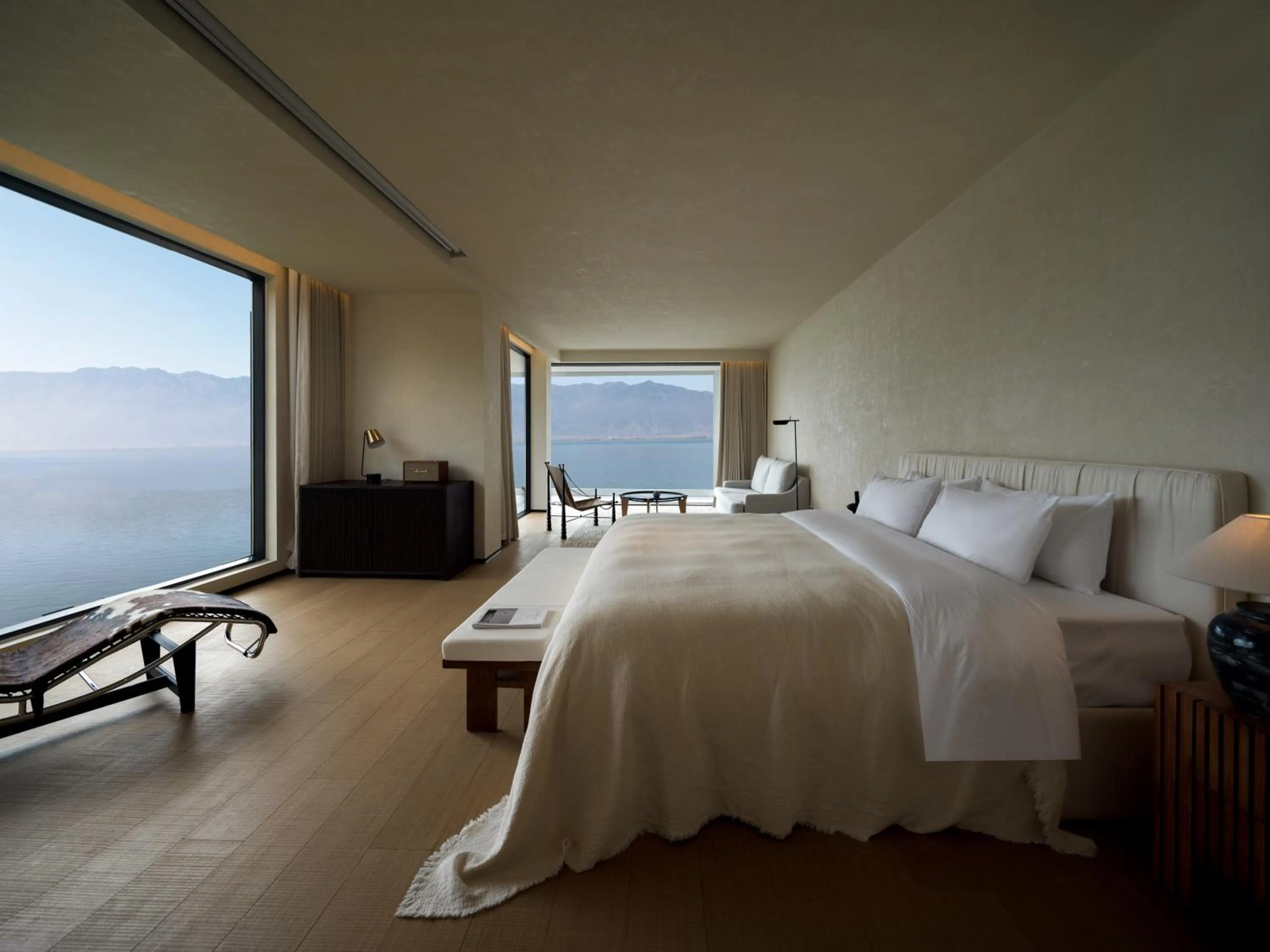 Bed in YS Seaview Hotel
