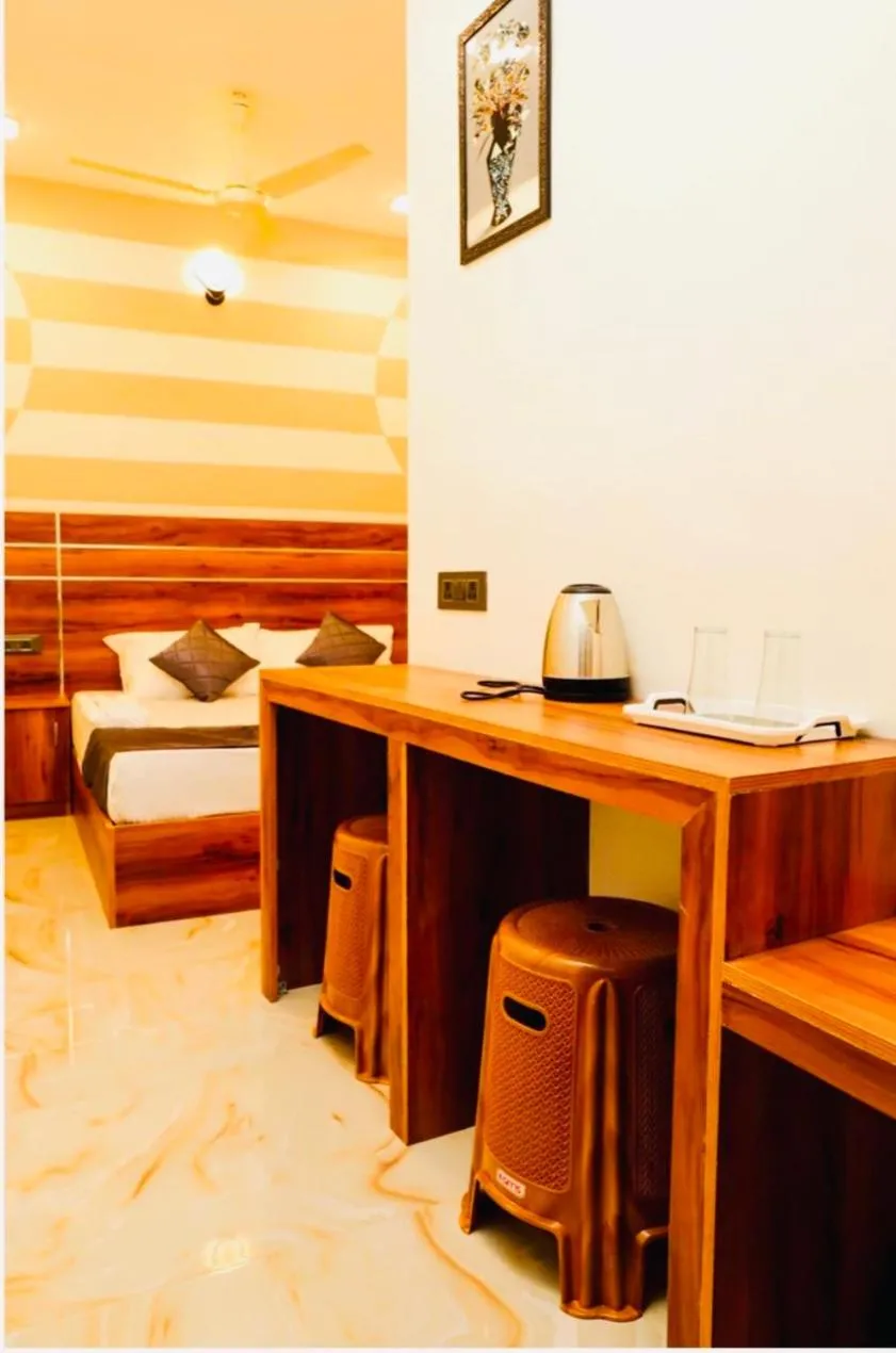 Aps inn munnar