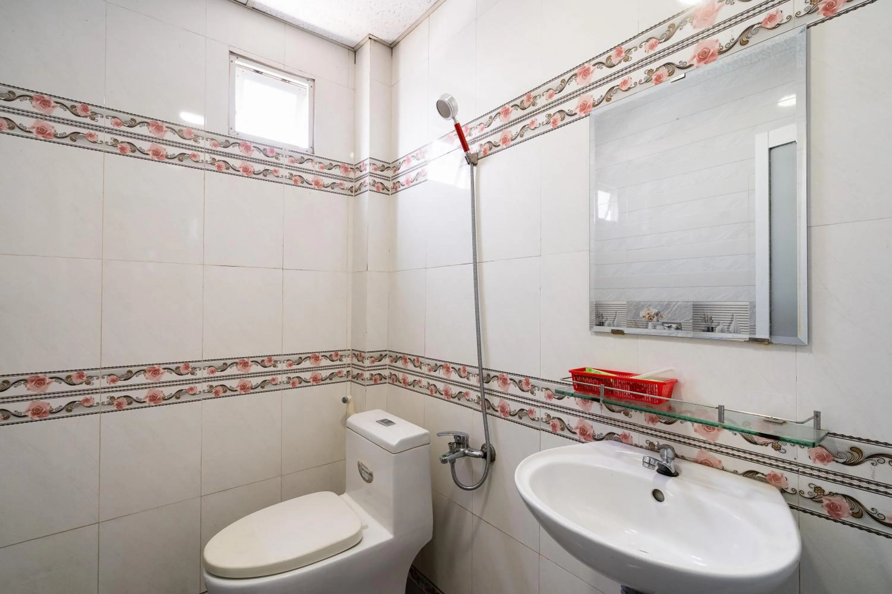 Bathroom in Collection O District 12 - Mau Tim Hotel