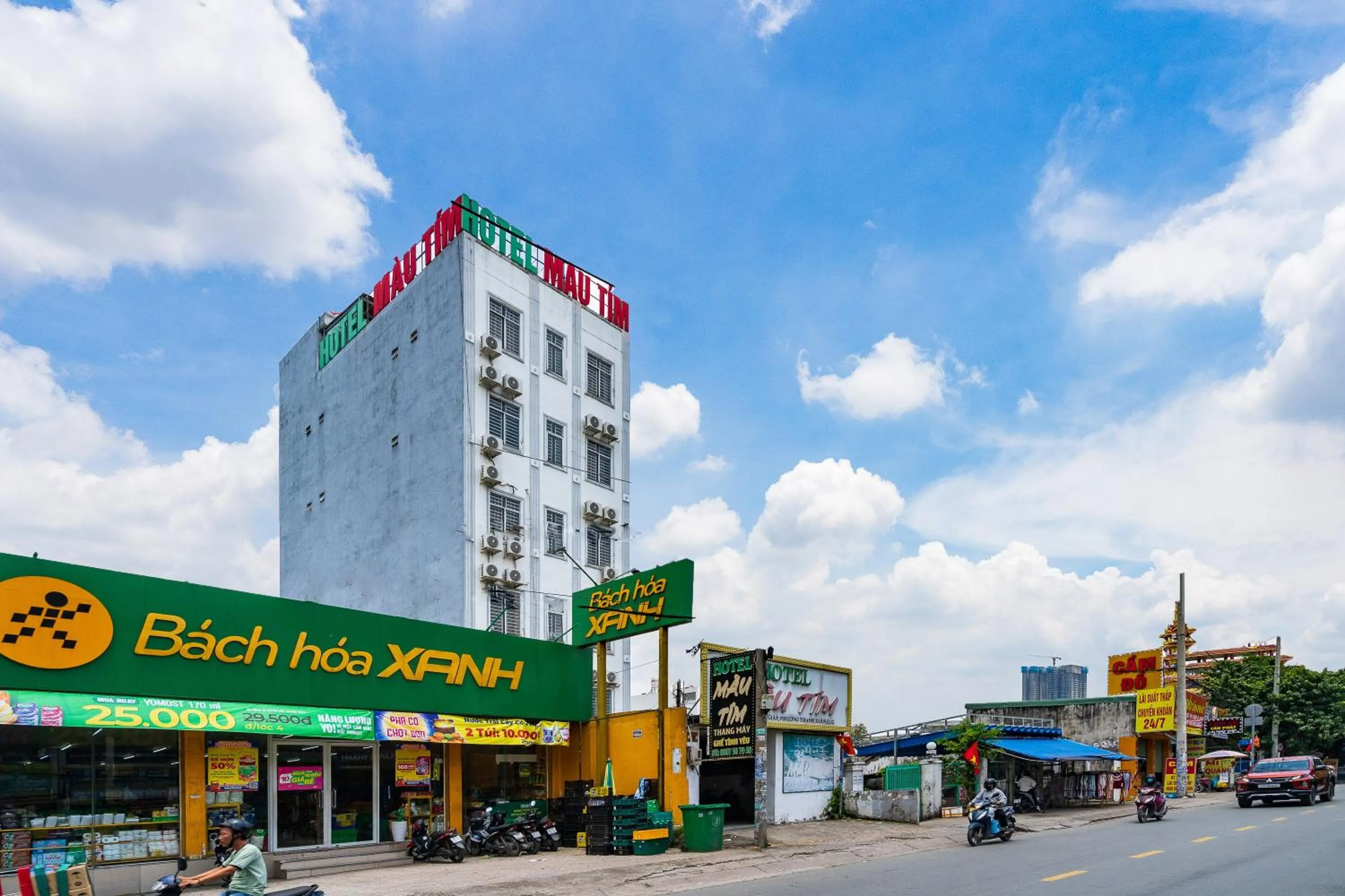 Property building in Collection O District 12 - Mau Tim Hotel