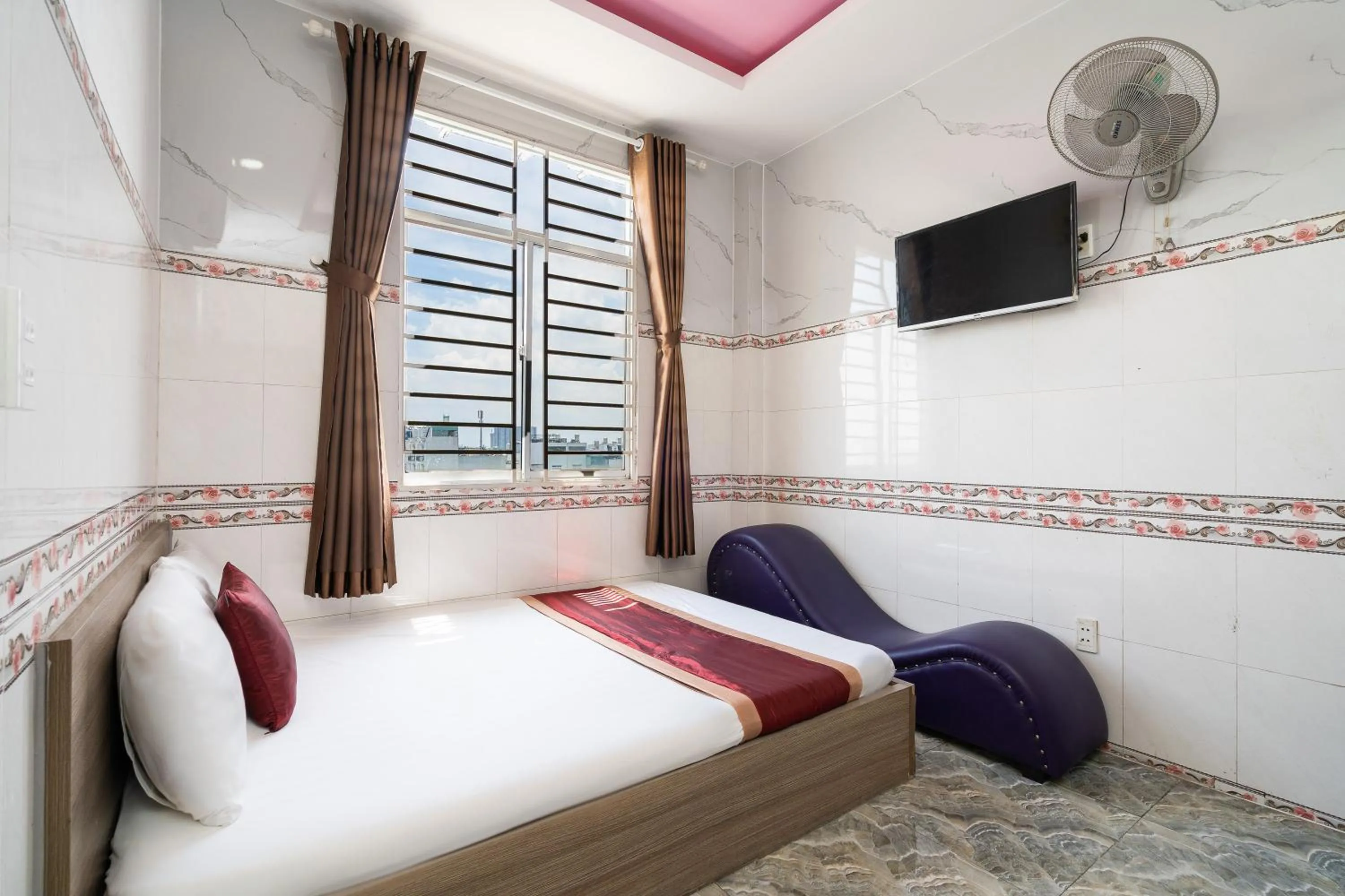 TV and multimedia, Bed in Collection O District 12 - Mau Tim Hotel