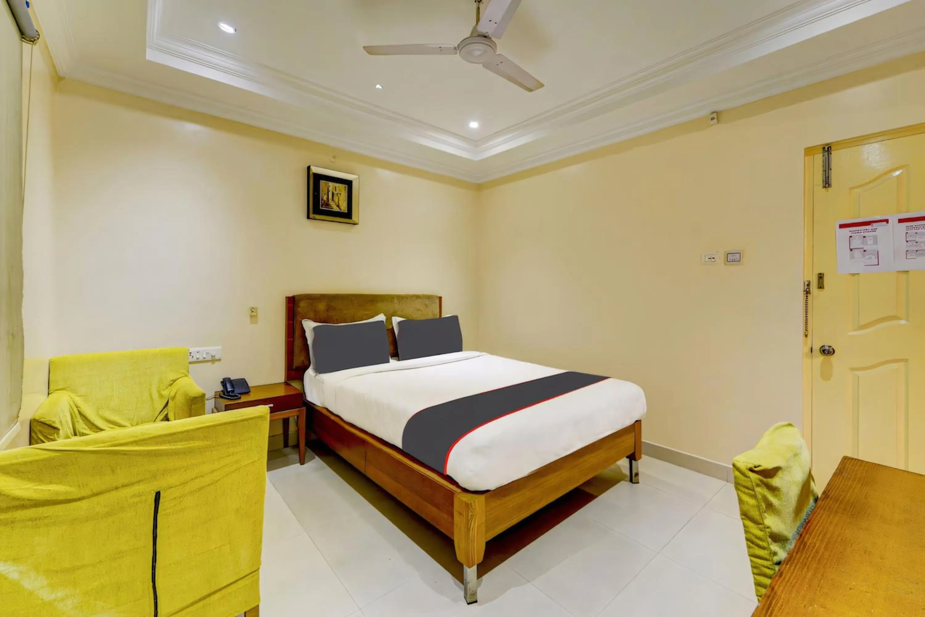 Bed in RG SUITES Ashok Nagar Near VADAPALANI