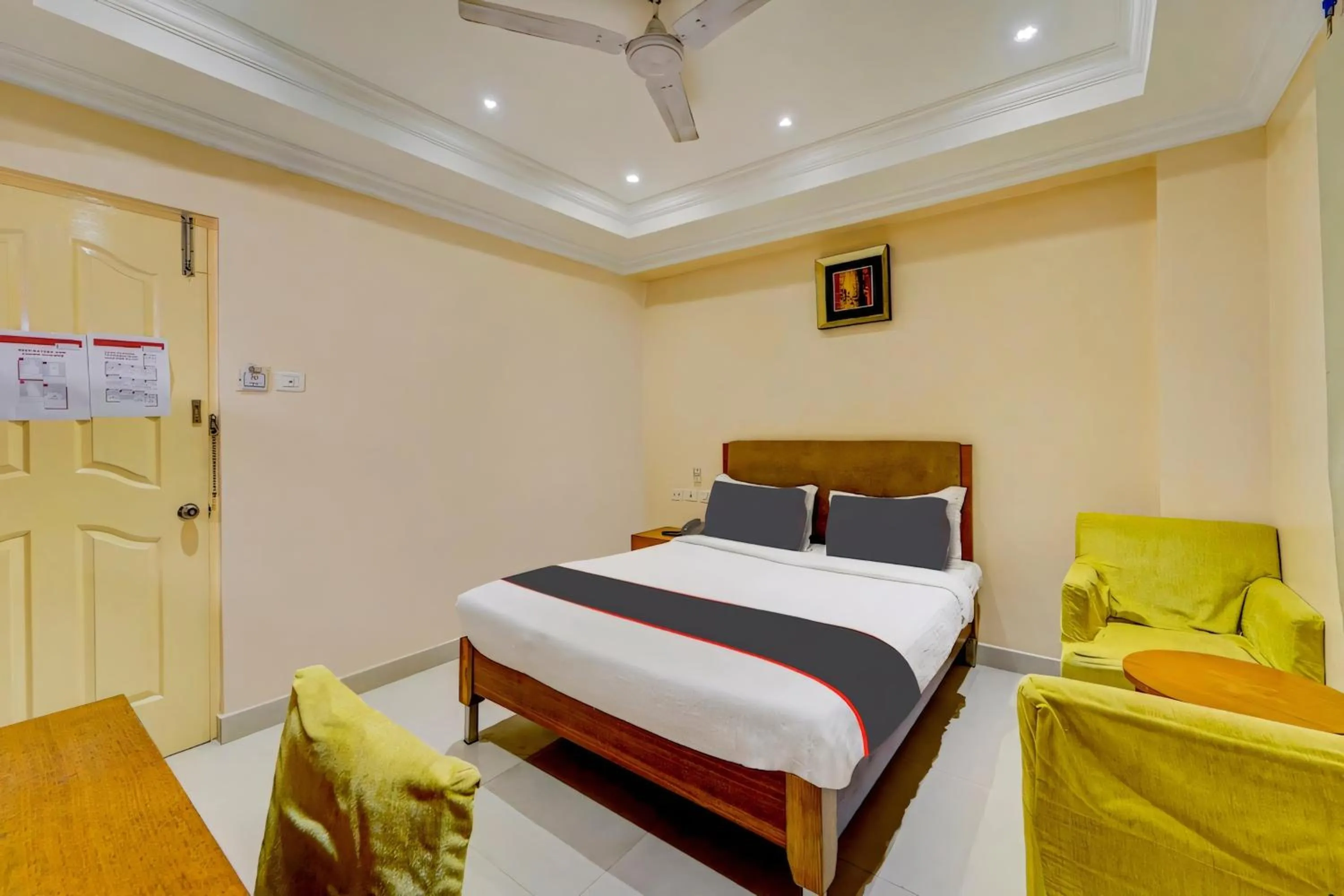 Bed in RG SUITES Ashok Nagar Near VADAPALANI