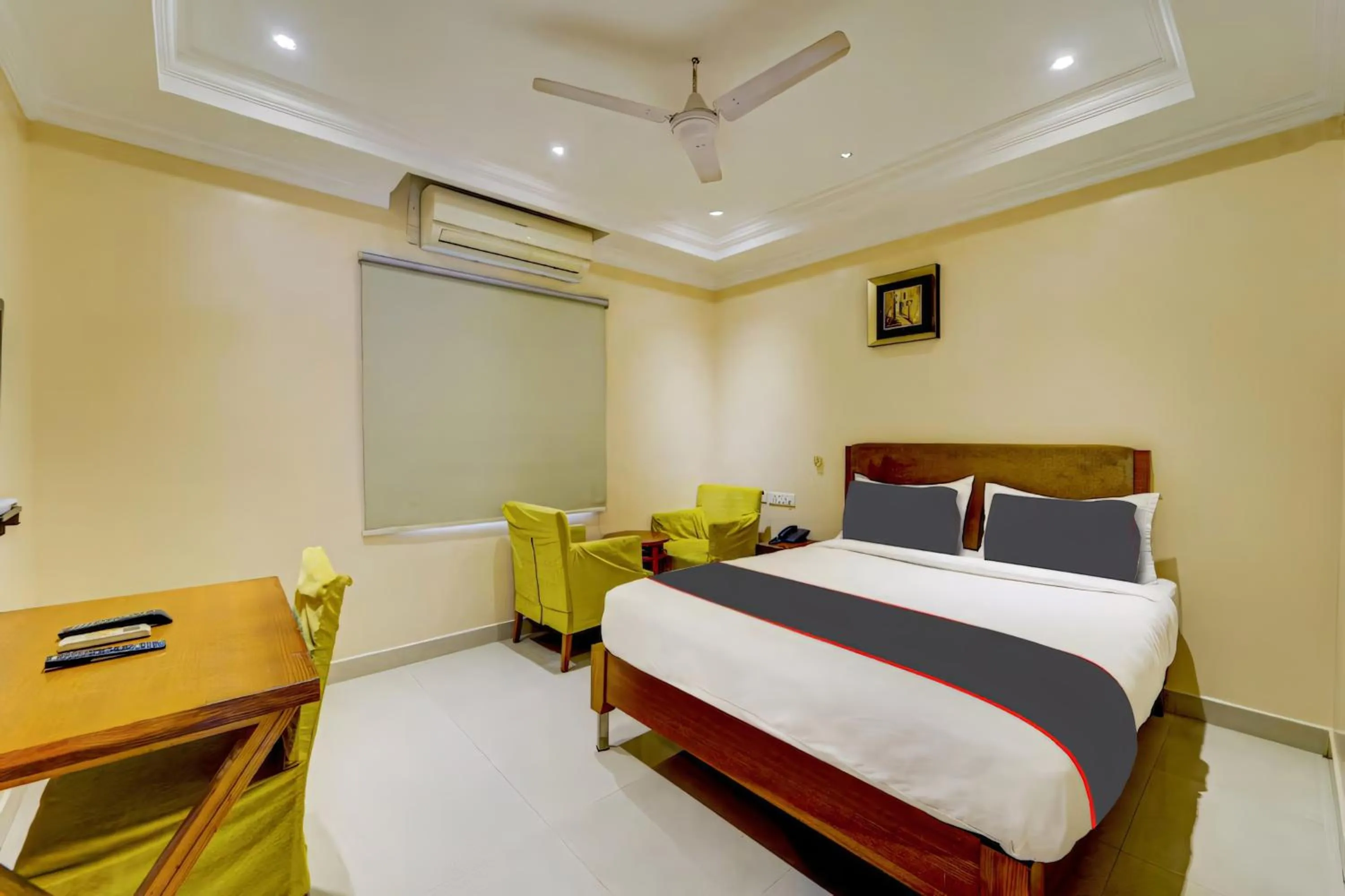 Bed in RG SUITES Ashok Nagar Near VADAPALANI
