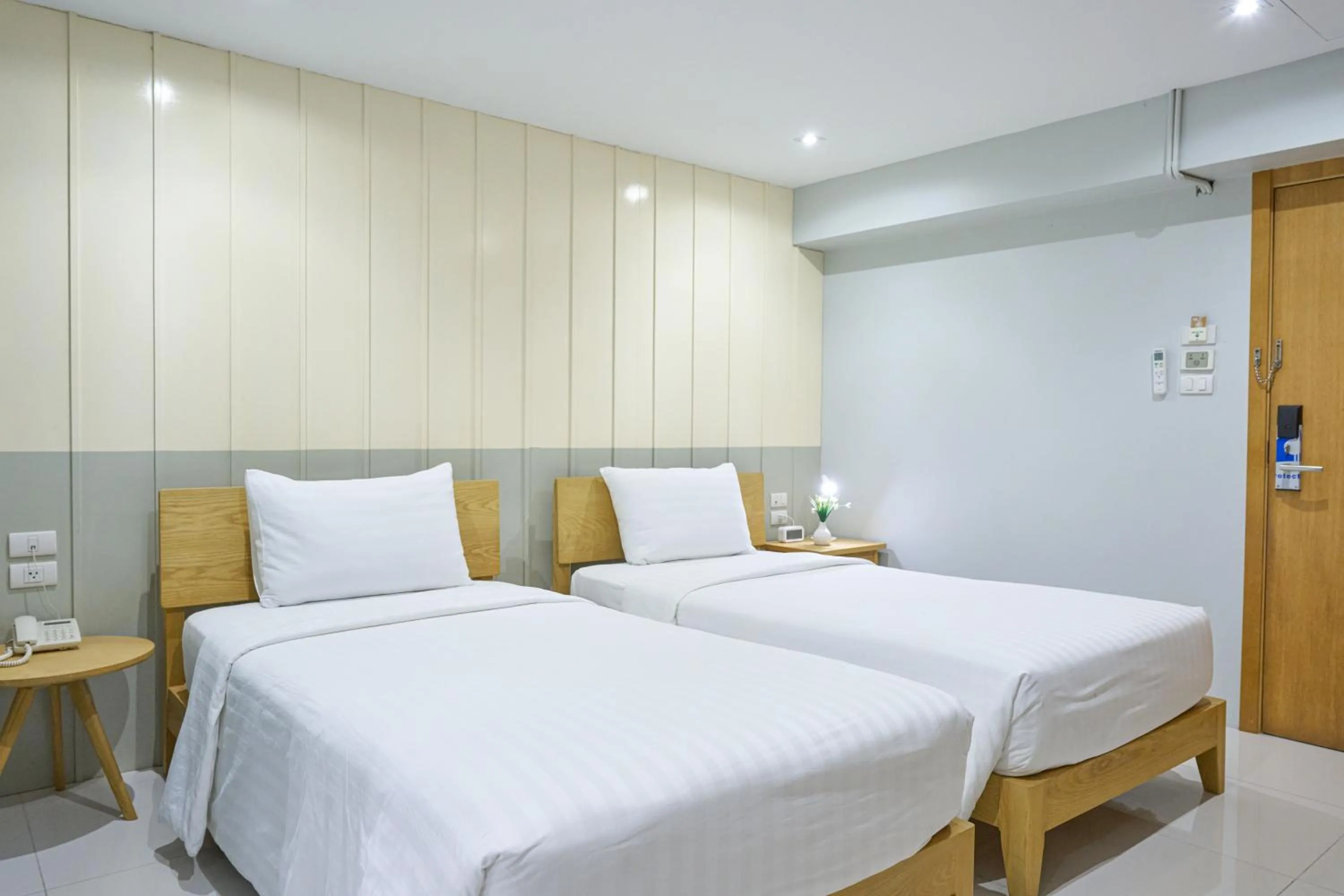 Bed in Go2bed Pattaya Hotel