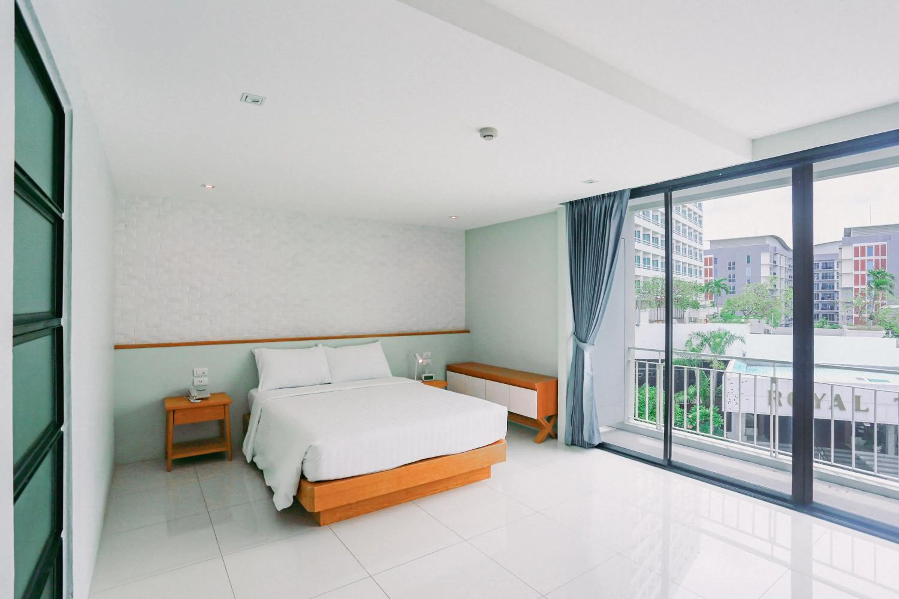 Bed in Go2bed Pattaya Hotel