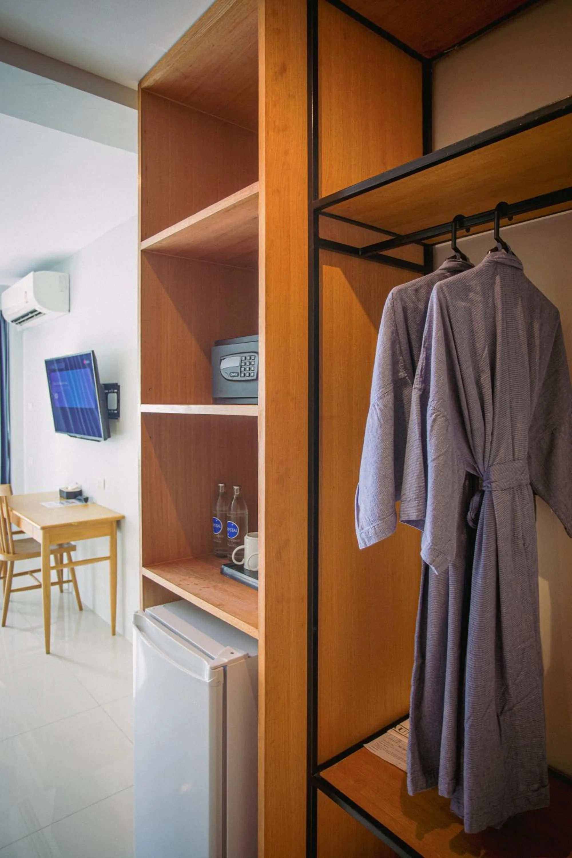 TV and multimedia in Go2bed Pattaya Hotel
