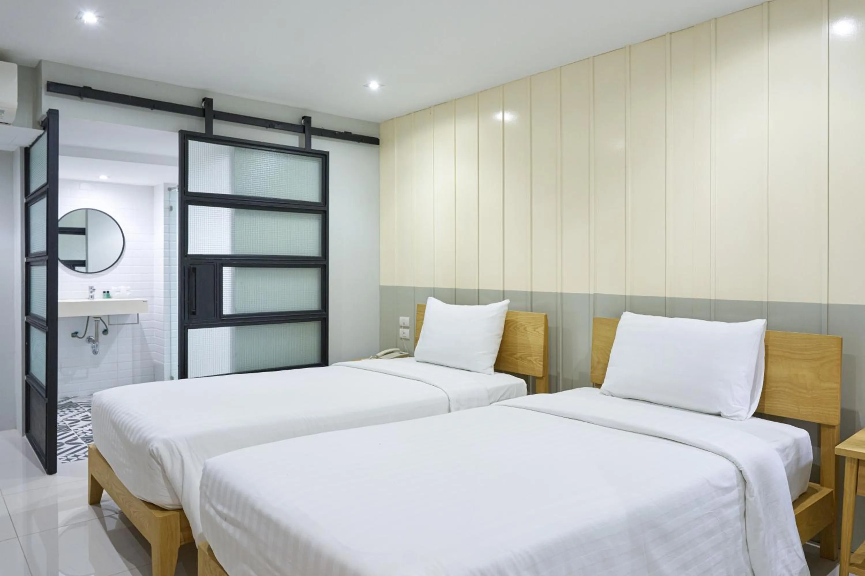 Bed in Go2bed Pattaya Hotel