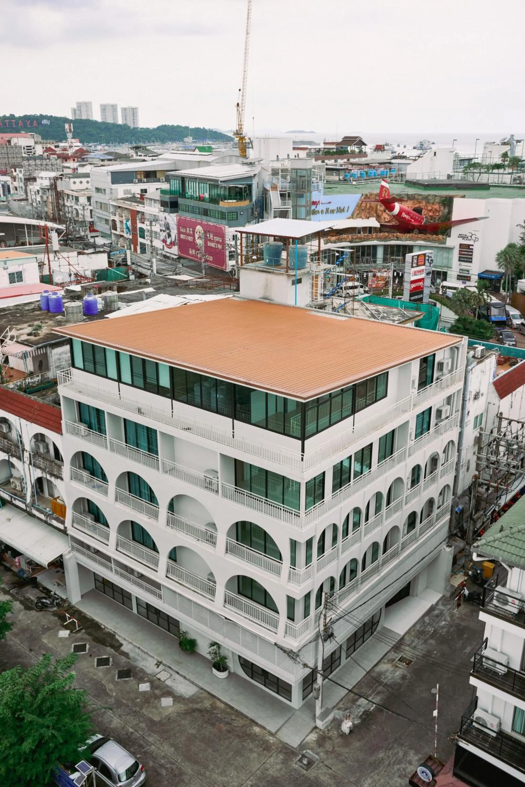 Property building in Go2bed Pattaya Hotel