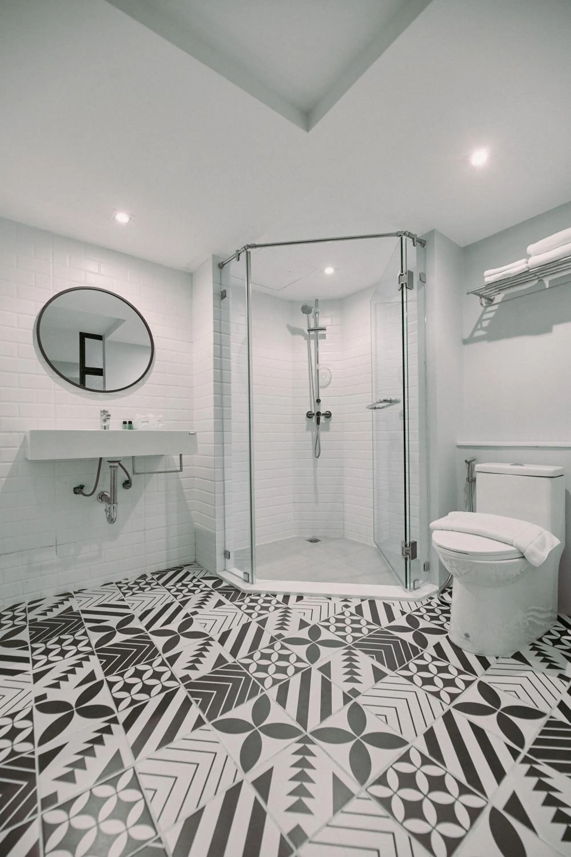 Shower in Go2bed Pattaya Hotel