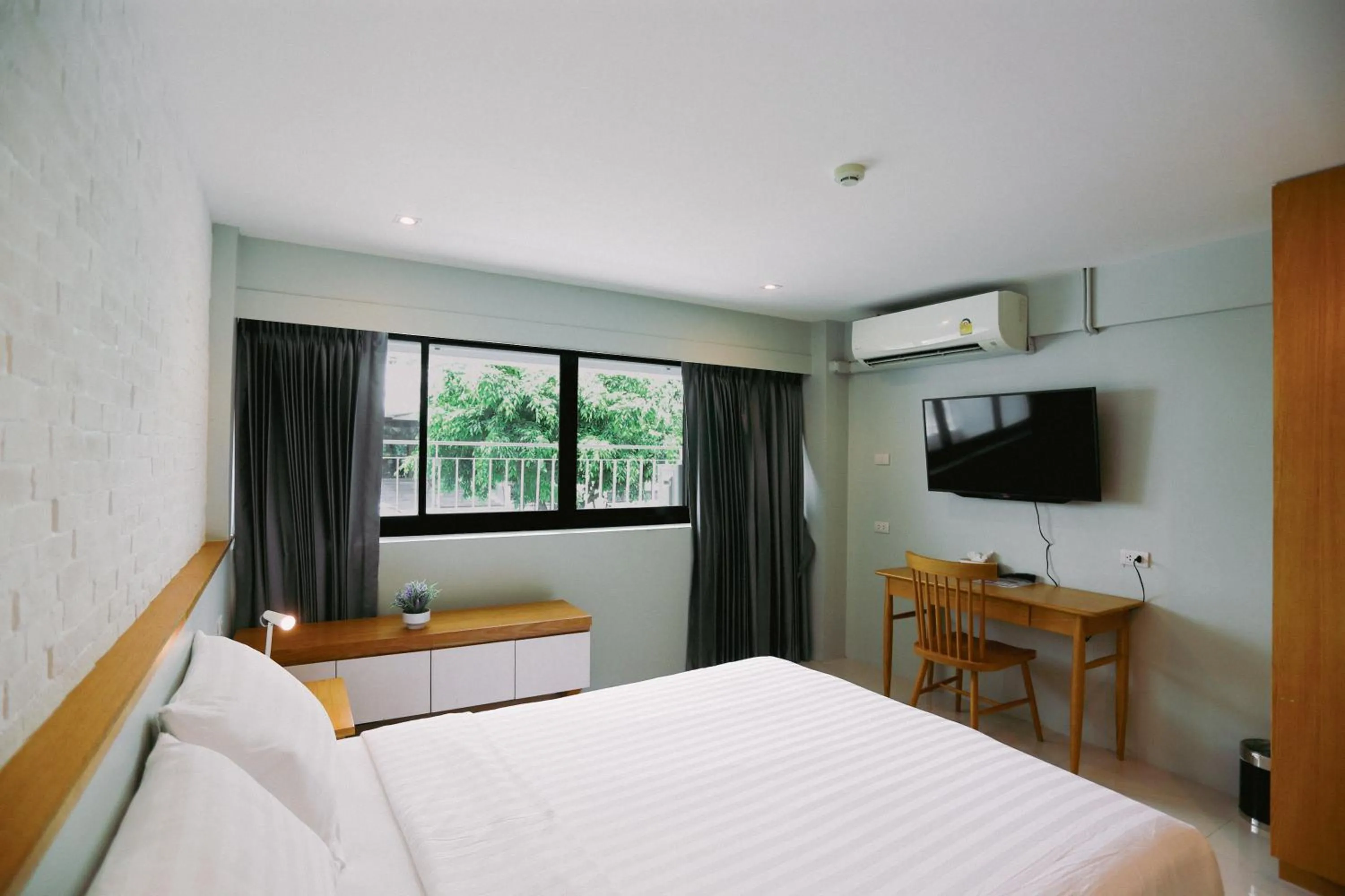 Bed in Go2bed Pattaya Hotel
