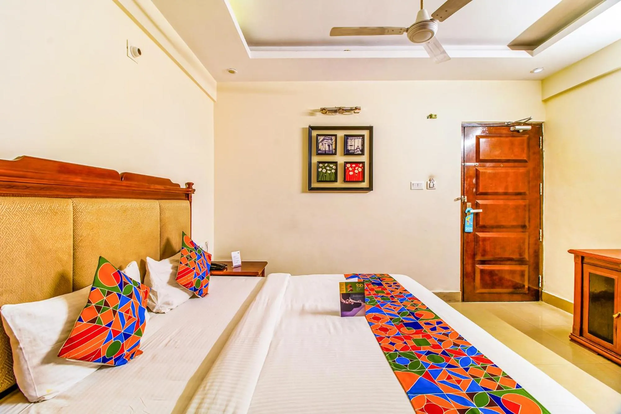Bed in Hotel Kenil Star